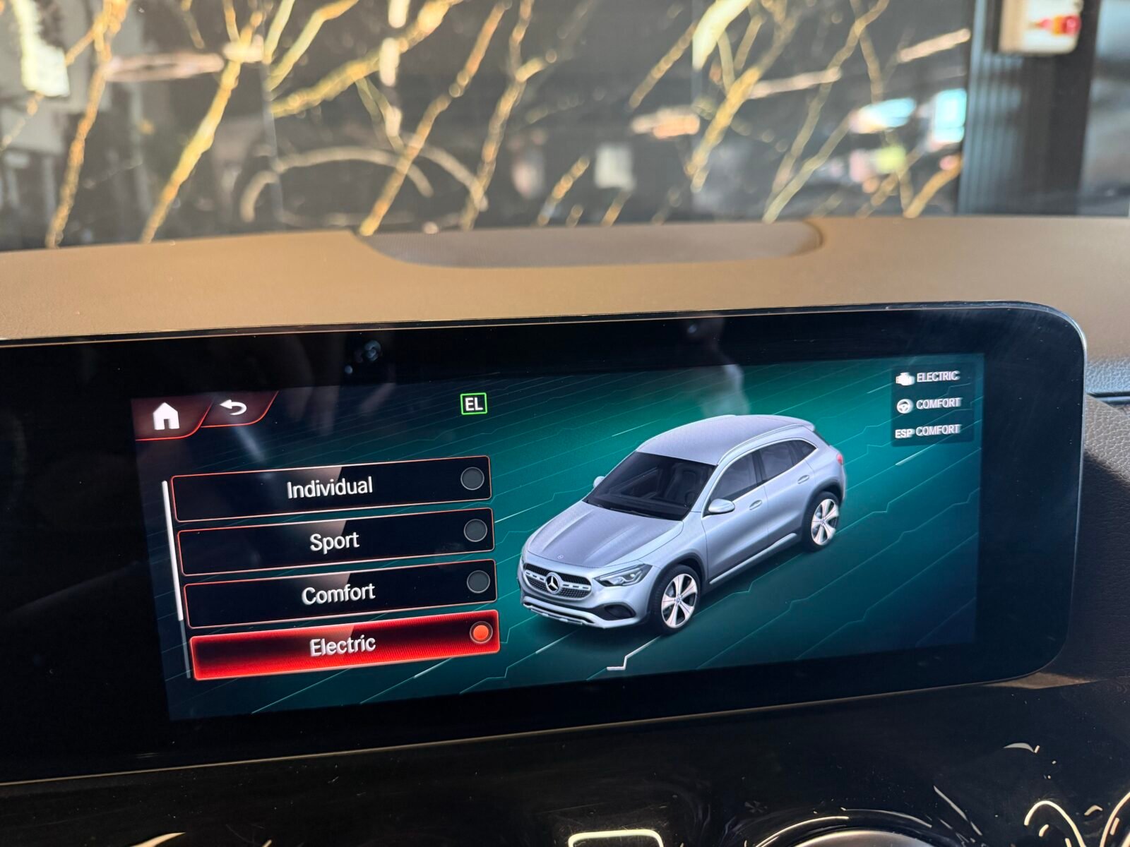 MERCEDES-BENZ GLA 250e 218CV AMG 