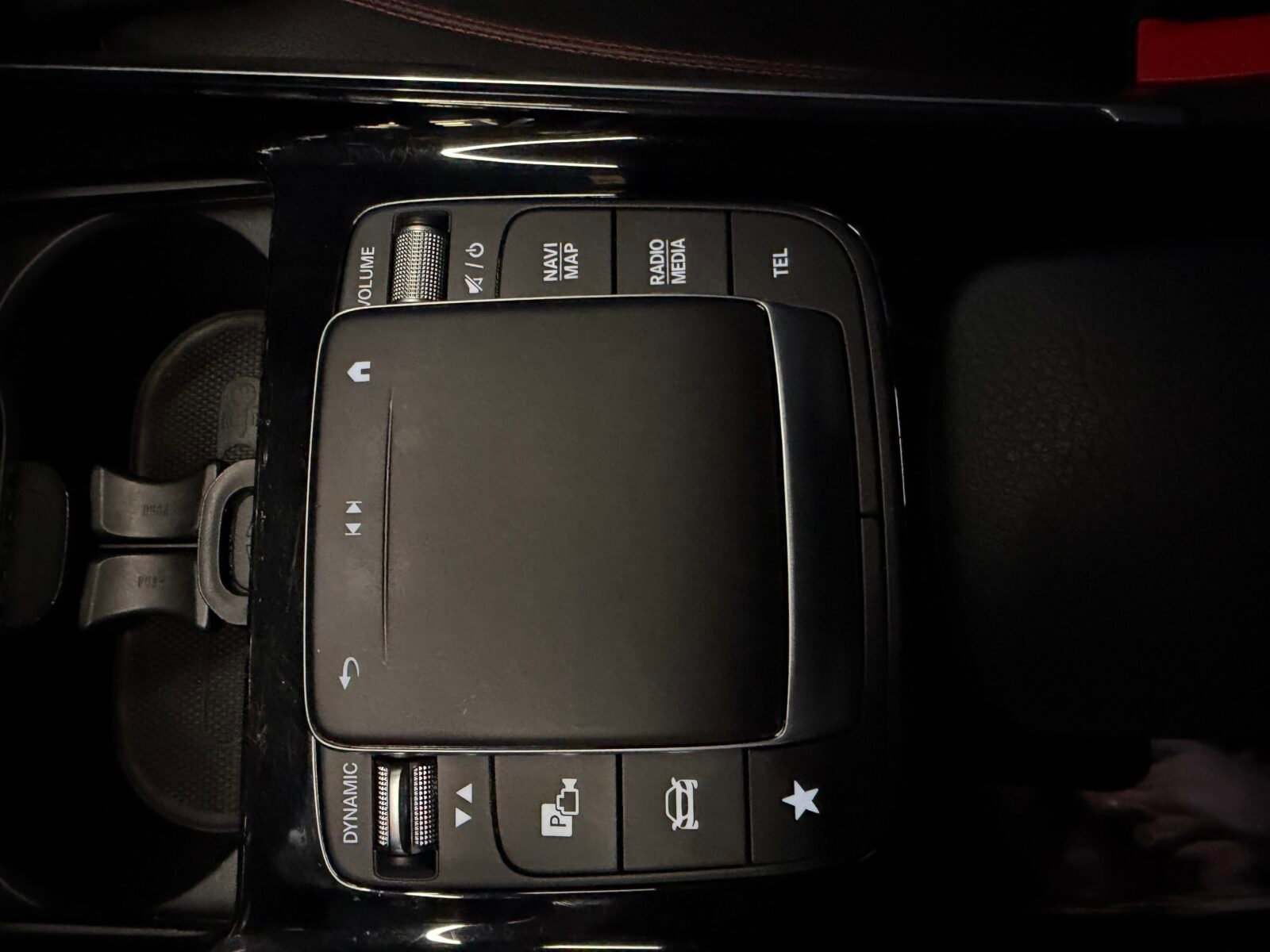 MERCEDES-BENZ GLA 250e 218CV AMG 