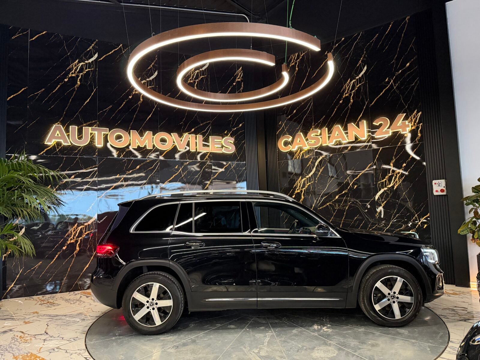 MERCEDES-BENZ GLB 200d 150cv Sport URBAN Motor MERCEDES CON CADENA