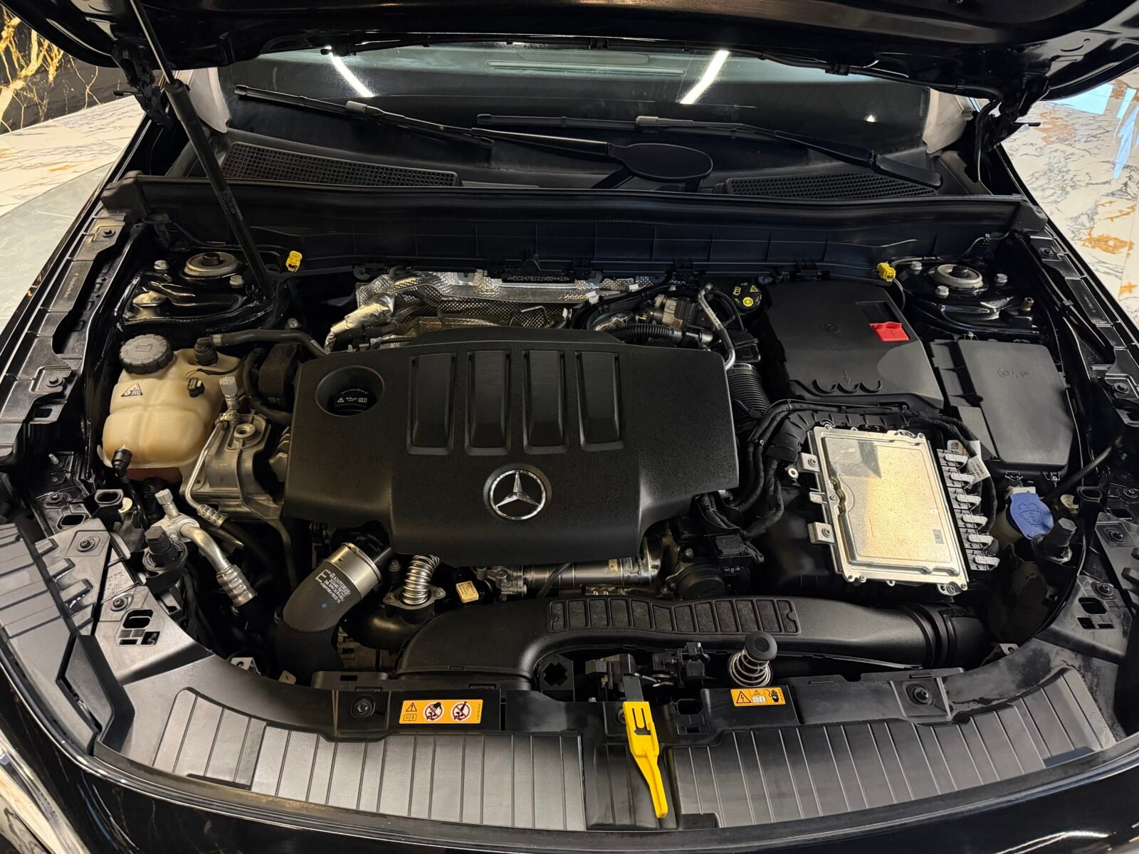 MERCEDES-BENZ GLB 200d 150cv Sport URBAN Motor MERCEDES CON CADENA