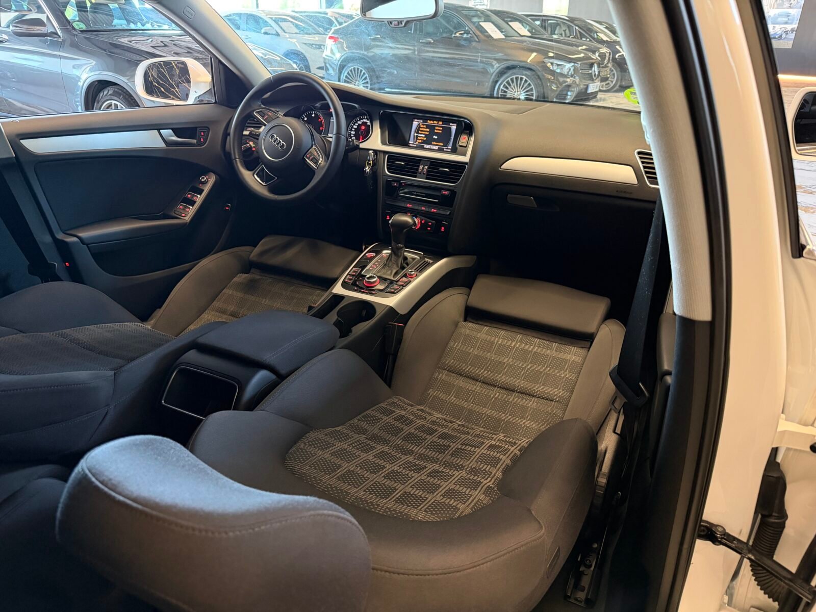 AUDI A4 2.0 TDI 150CV multitronic S line edition