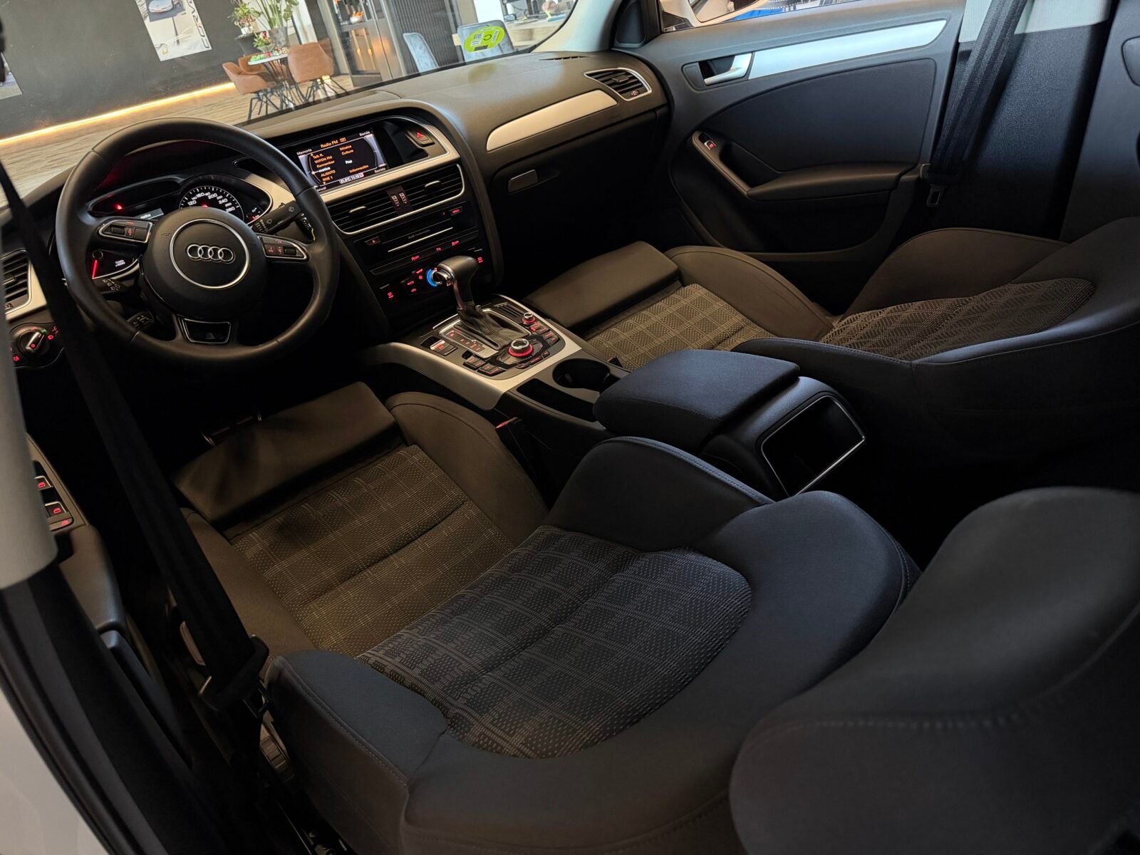 AUDI A4 2.0 TDI 150CV multitronic S line edition