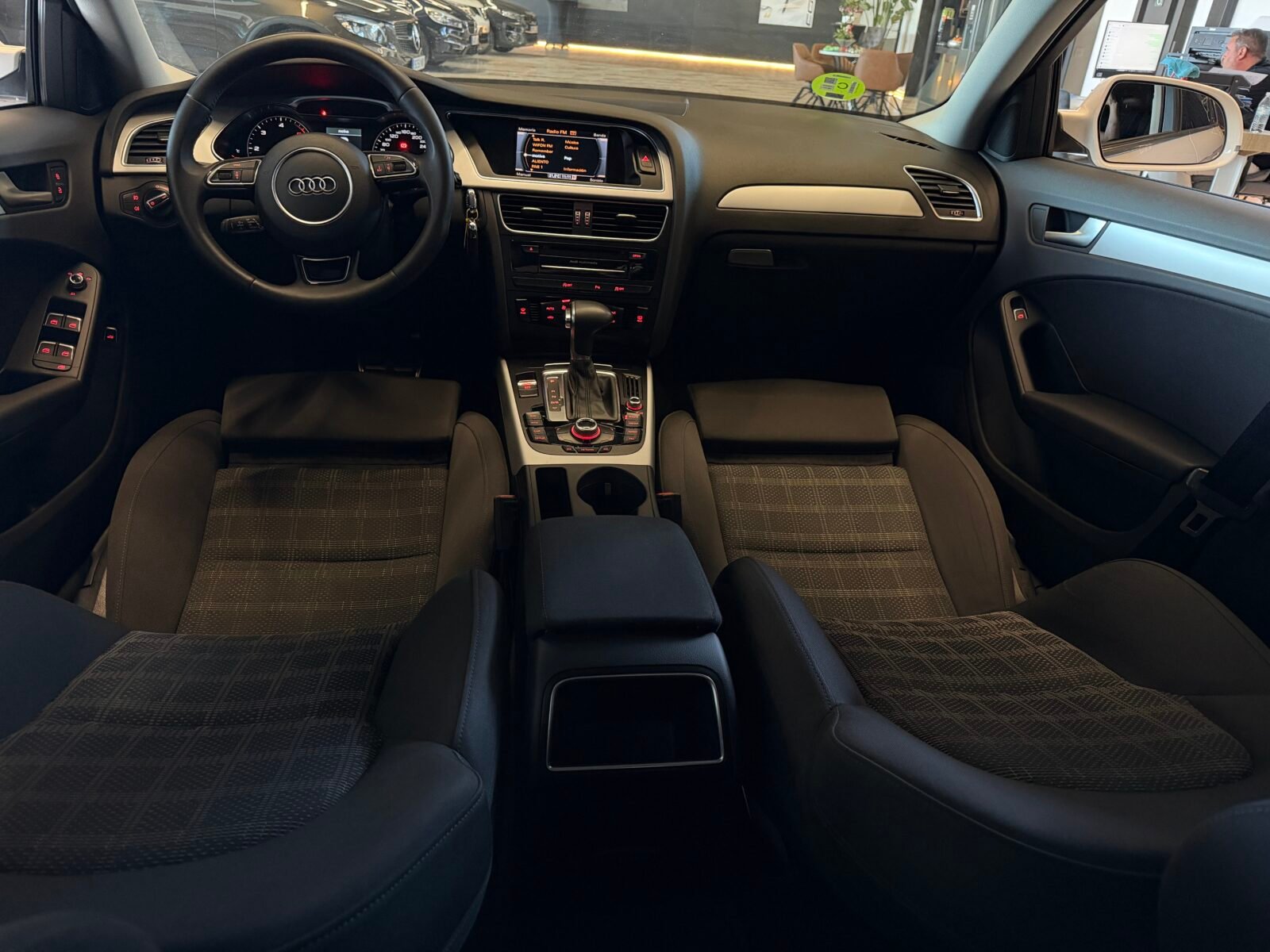 AUDI A4 2.0 TDI 150CV multitronic S line edition