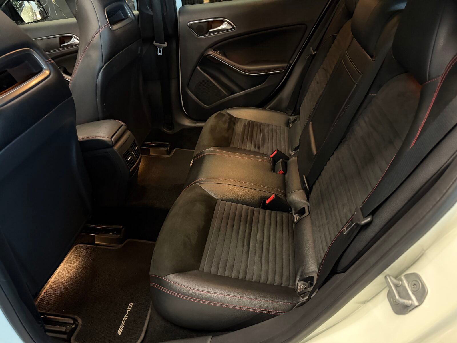 MERCEDES-BENZ Clase GLA GLA 220 CDI 4Matic AMG Line