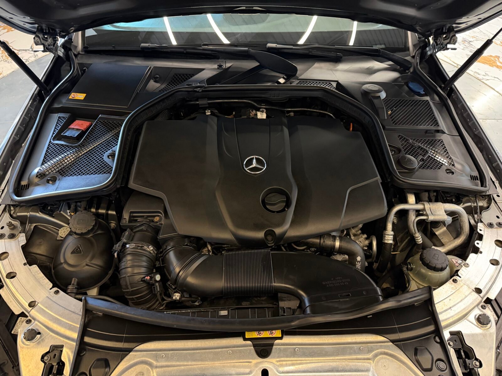 MERCEDES-BENZ  C220d AMG 170CV FUL MOTOR MERCEDES CON CADENA IRROMPIBLE