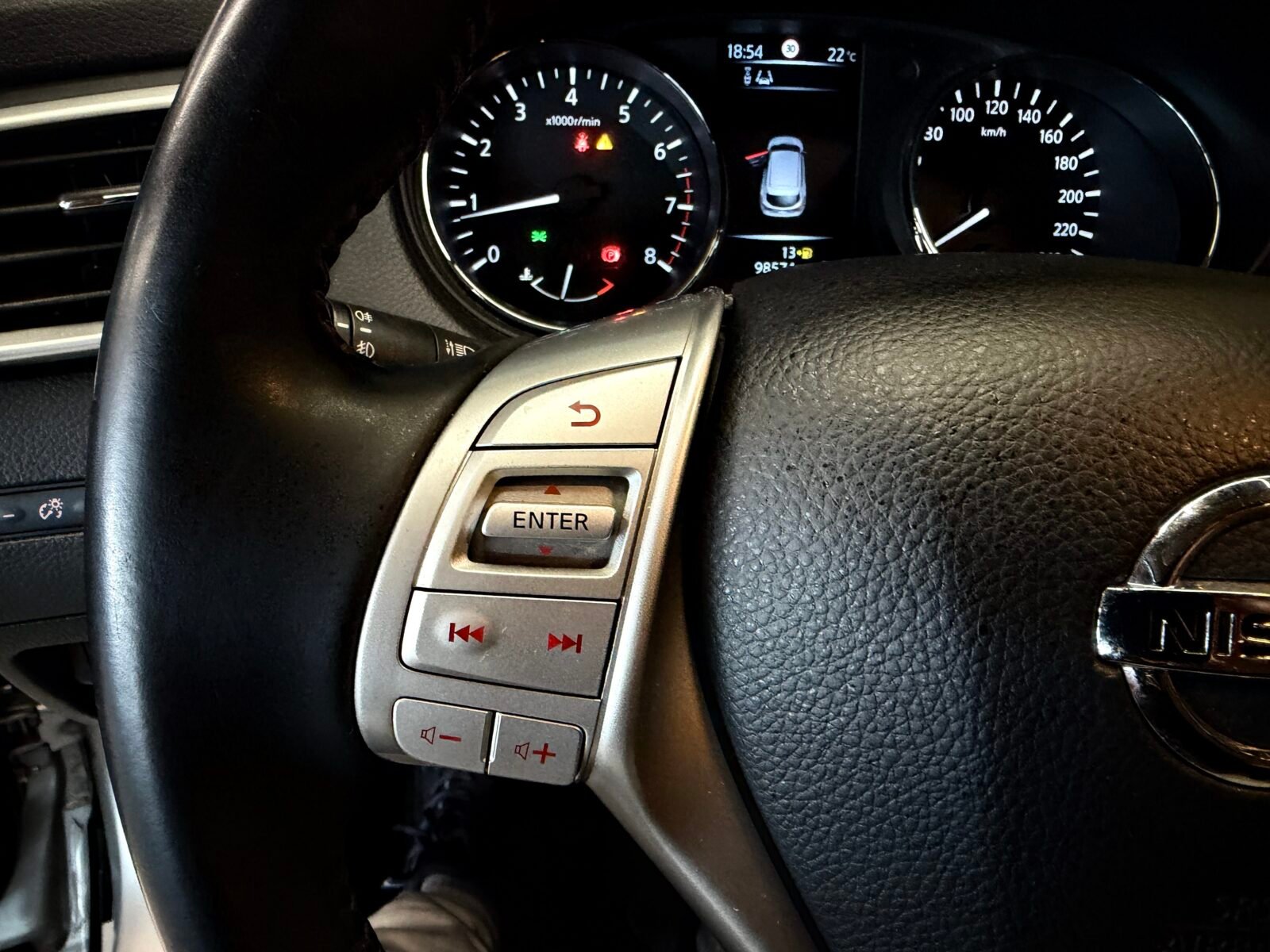 NISSAN QASHQAI 1.2i DIGT SS TEKNA PREM XTR 4X2