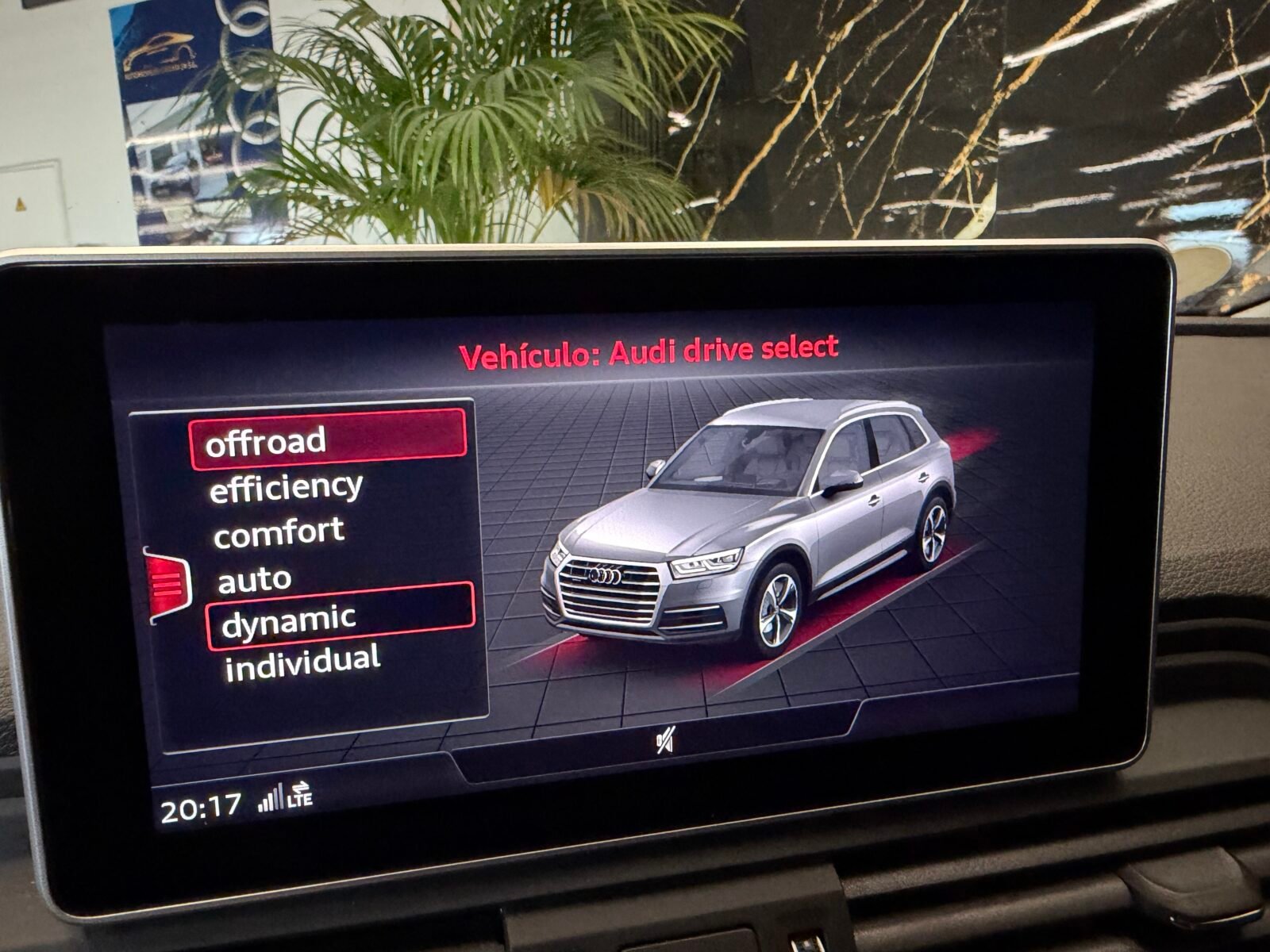AUDI AUDI Q5 Design 40 TDI 140kW quattro S tronic