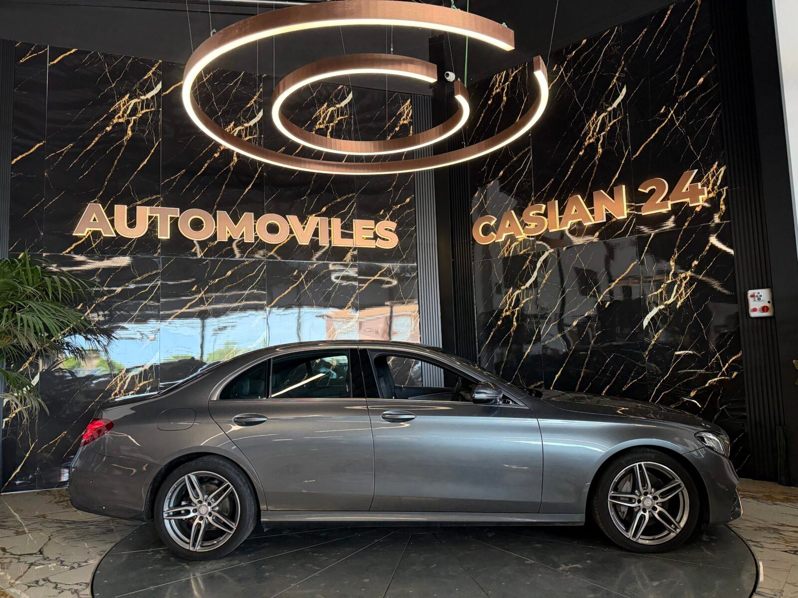 MERCEDES-BENZ E220d AMG 195CV FUL MOTOR MERCEDES CON CADENA IRROMPIBLE