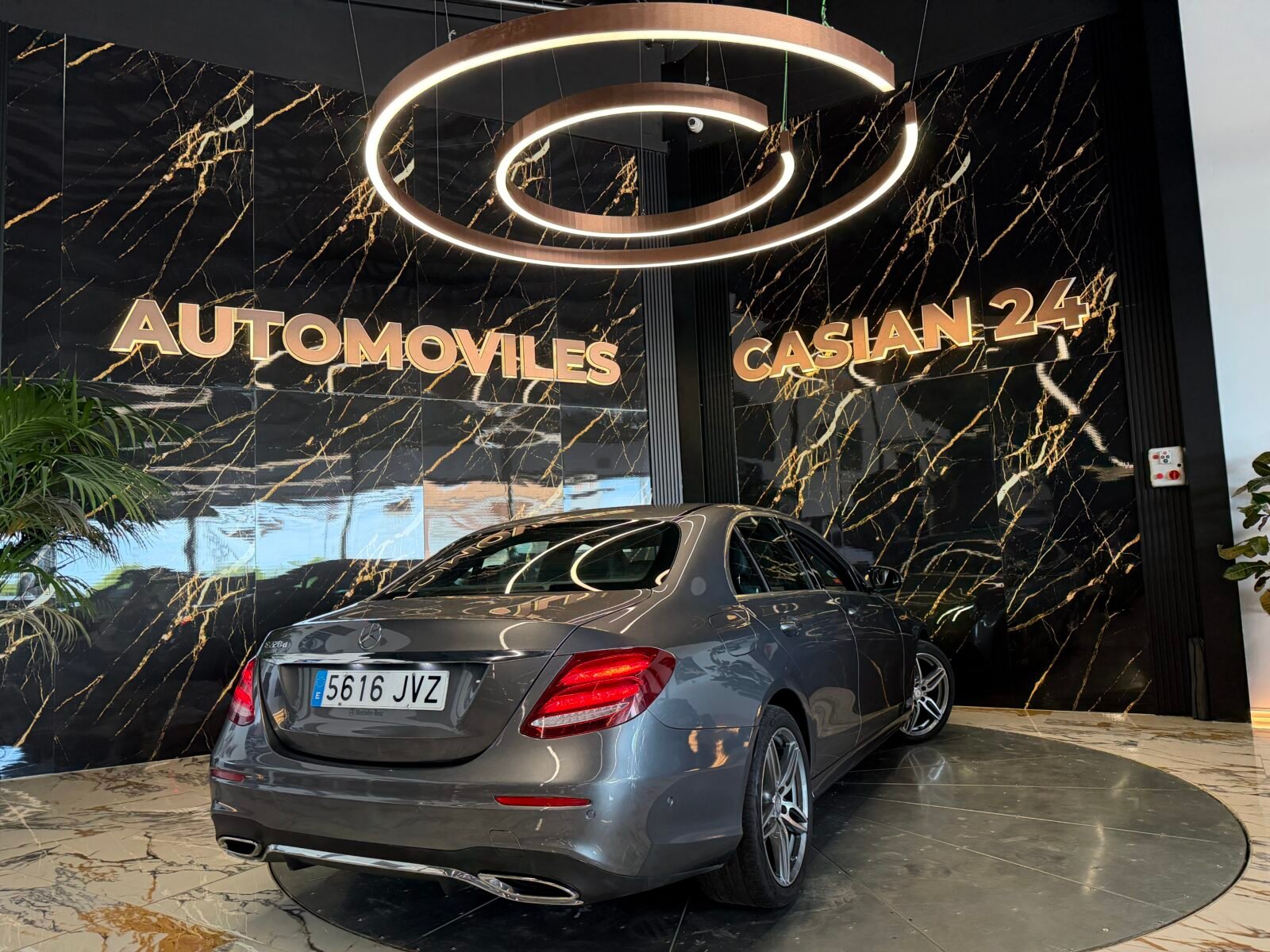 MERCEDES-BENZ E220d AMG 195CV FUL MOTOR MERCEDES CON CADENA IRROMPIBLE