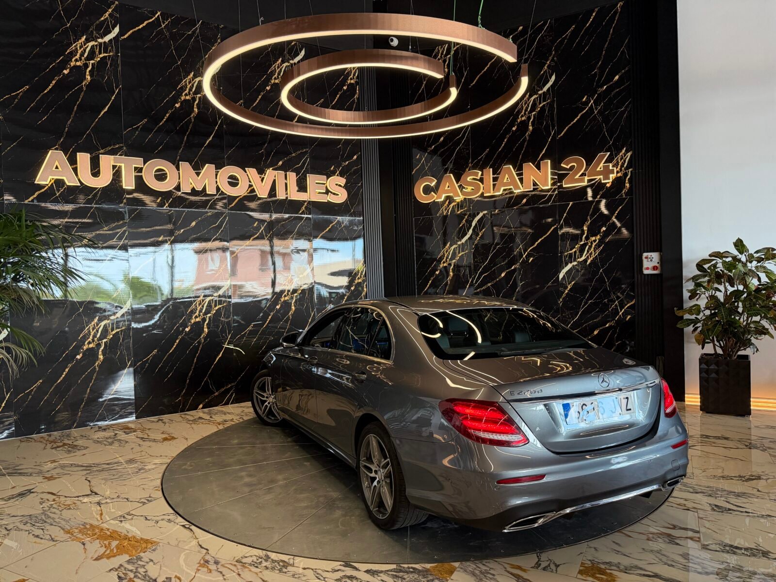 MERCEDES-BENZ E220d AMG 195CV FUL MOTOR MERCEDES CON CADENA IRROMPIBLE