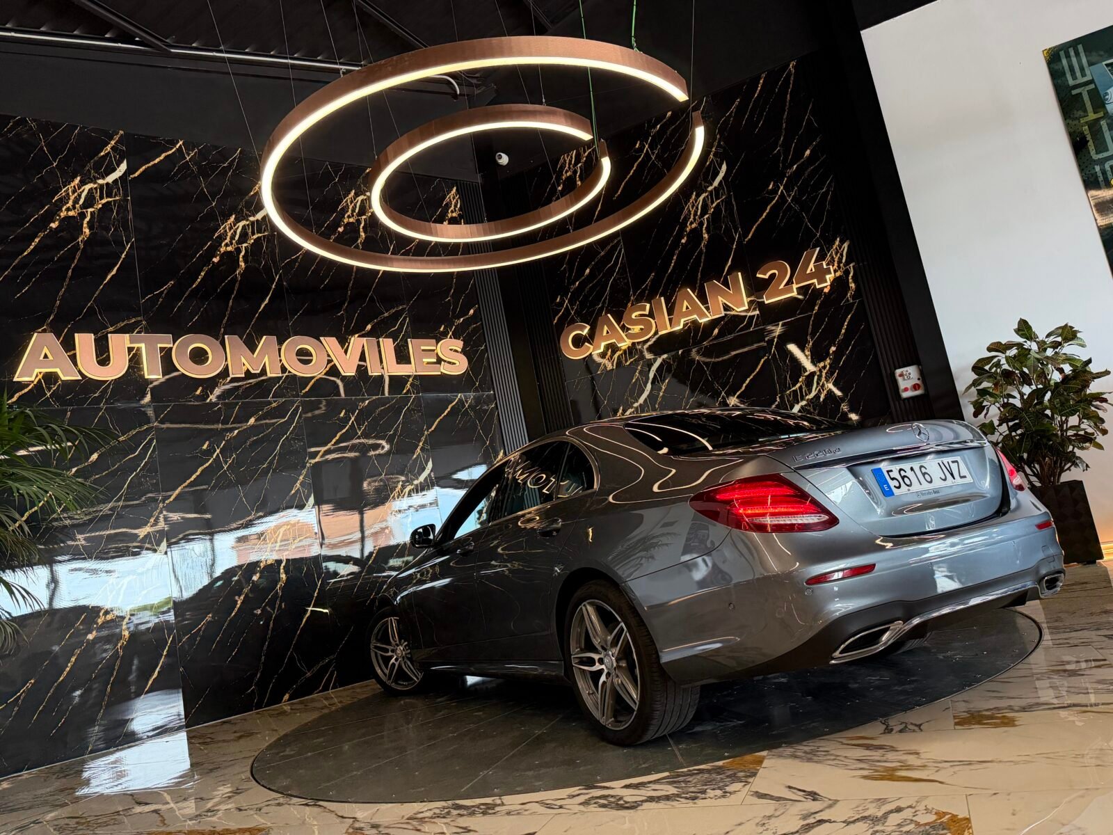 MERCEDES-BENZ E220d AMG 195CV FUL MOTOR MERCEDES CON CADENA IRROMPIBLE