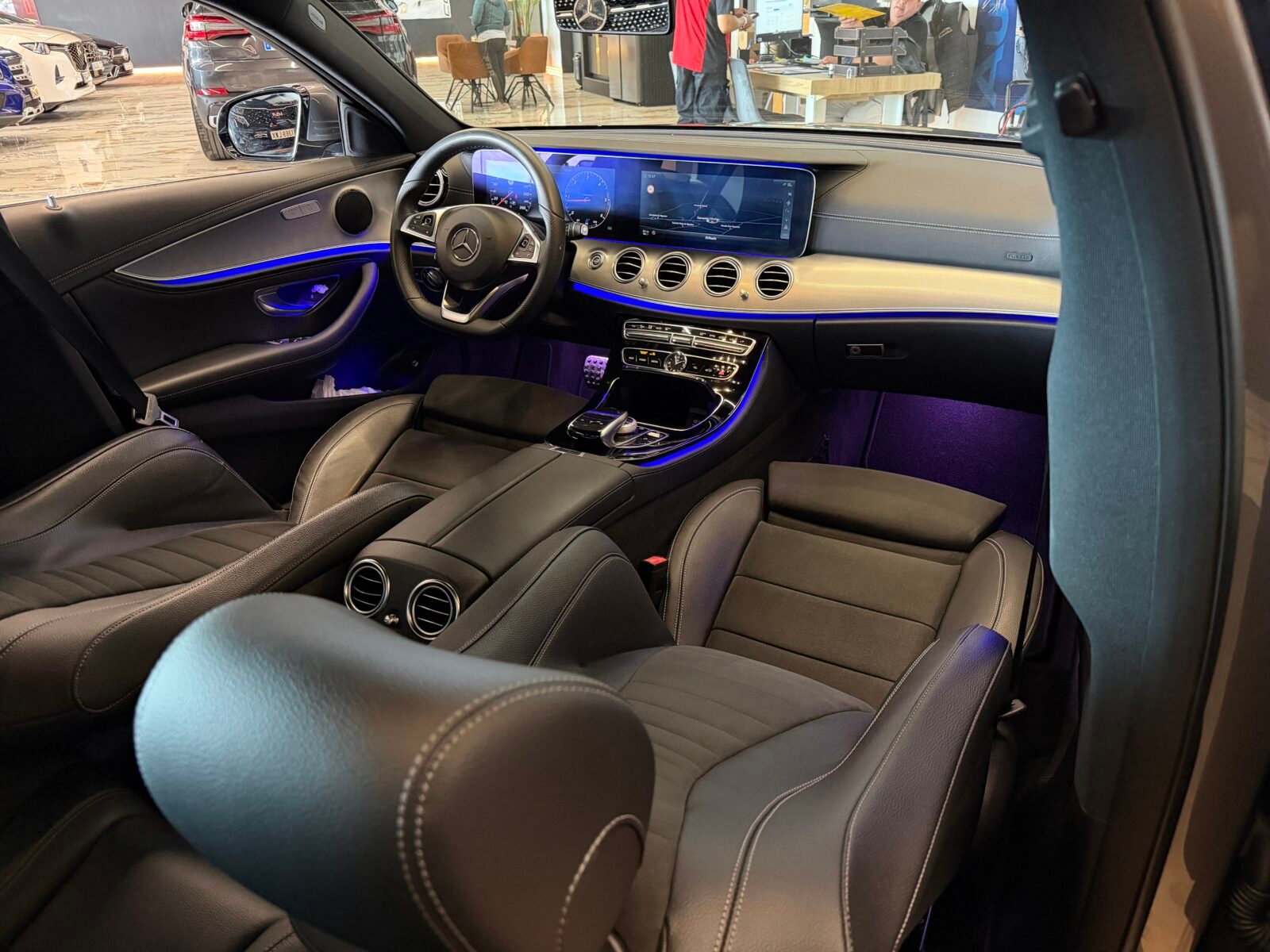 MERCEDES-BENZ E220d AMG 195CV FUL MOTOR MERCEDES CON CADENA IRROMPIBLE