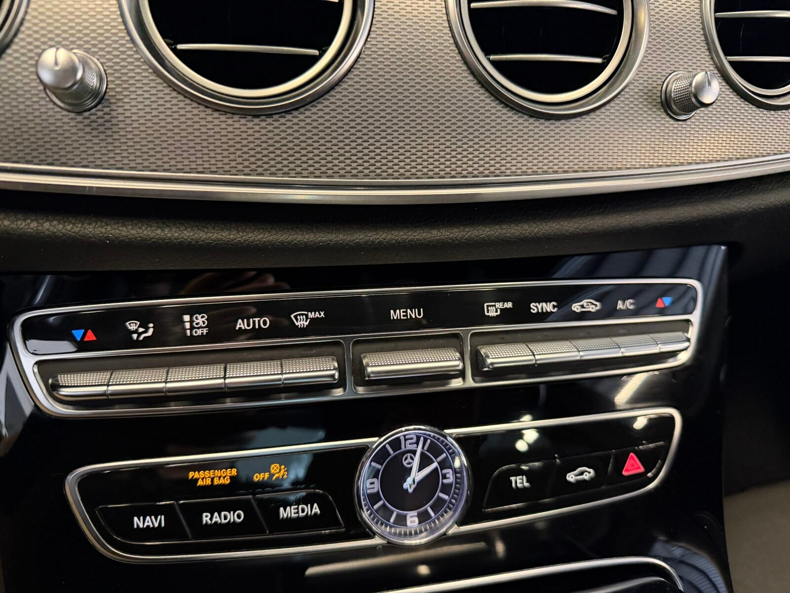 MERCEDES-BENZ E220d AMG 195CV FUL MOTOR MERCEDES CON CADENA IRROMPIBLE