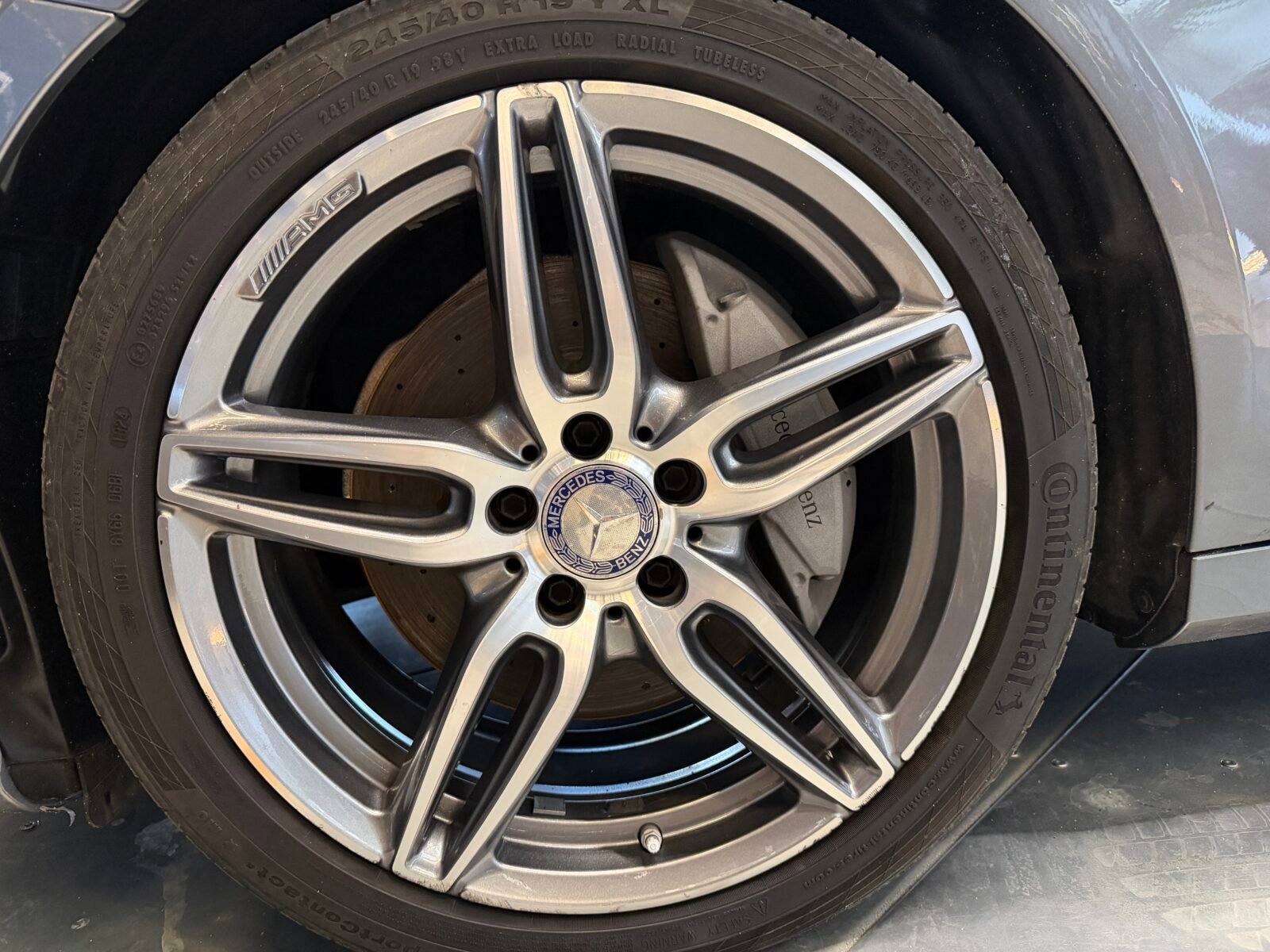 MERCEDES-BENZ E220d AMG 195CV FUL MOTOR MERCEDES CON CADENA IRROMPIBLE