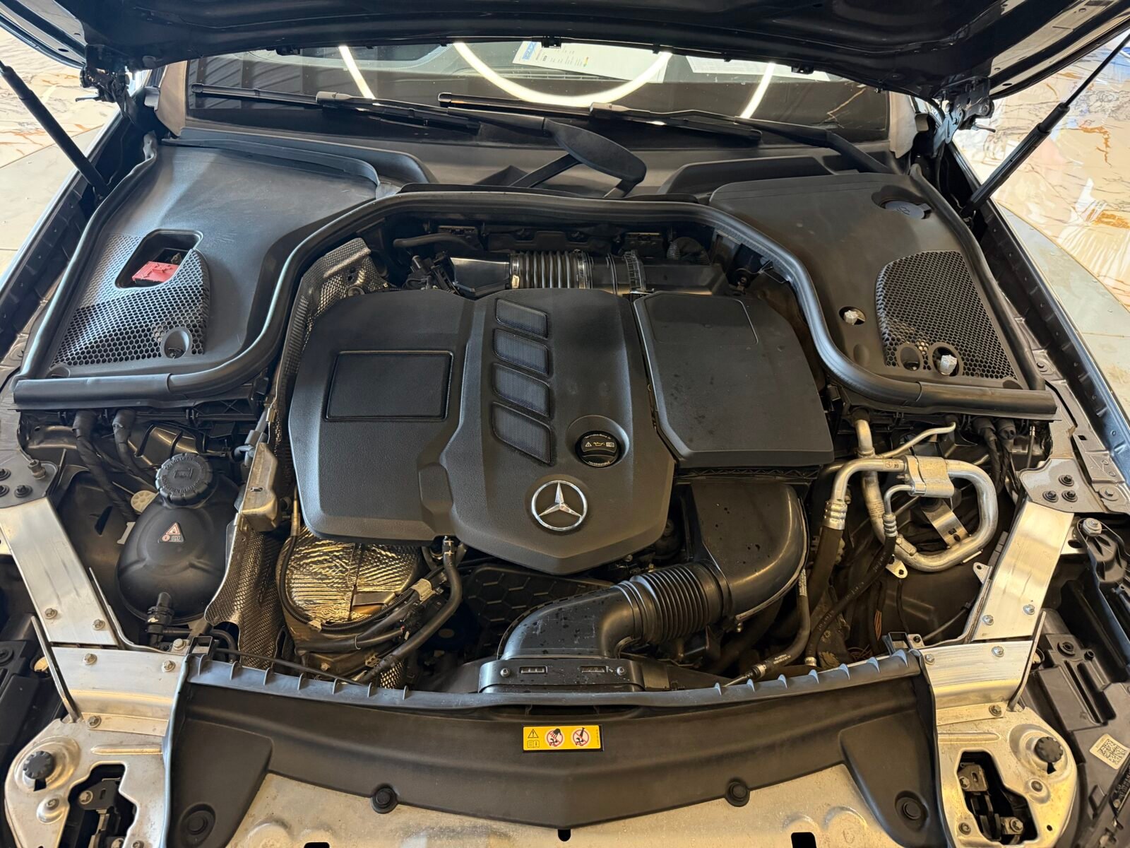 MERCEDES-BENZ E220d AMG 195CV FUL MOTOR MERCEDES CON CADENA IRROMPIBLE