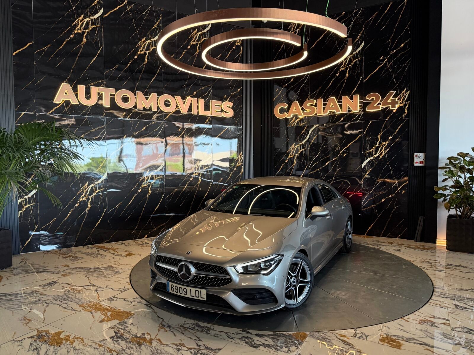 MERCEDES-BENZ CLA200D 150CV AMG MOTOR MERCEDES CON CADENA