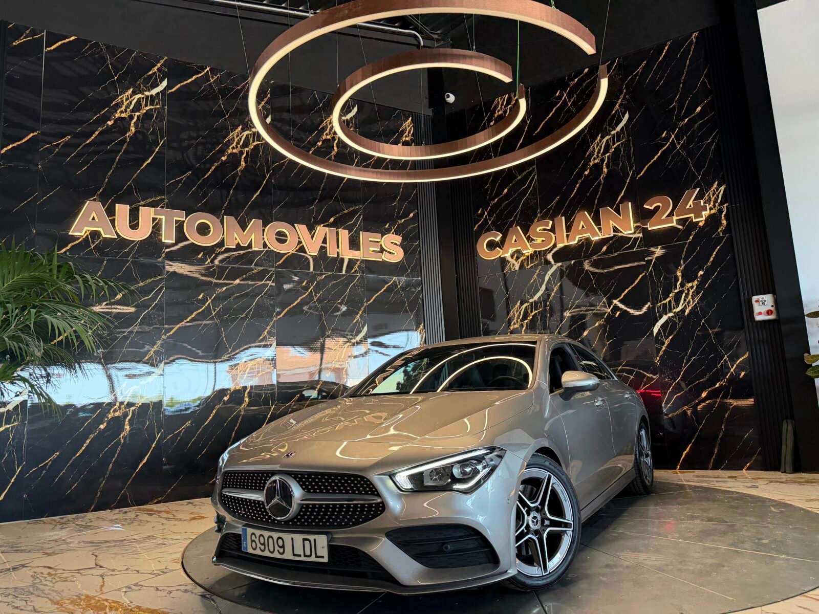 MERCEDES-BENZ CLA200D 150CV AMG MOTOR MERCEDES CON CADENA