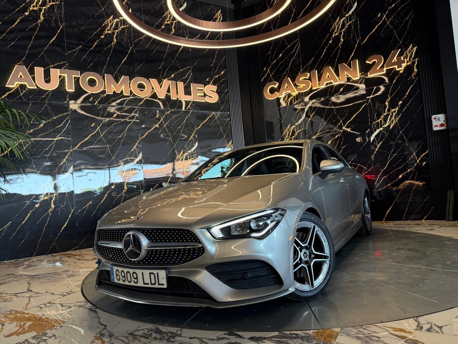 MERCEDES-BENZ CLA200D 150CV AMG MOTOR MERCEDES CON CADENA