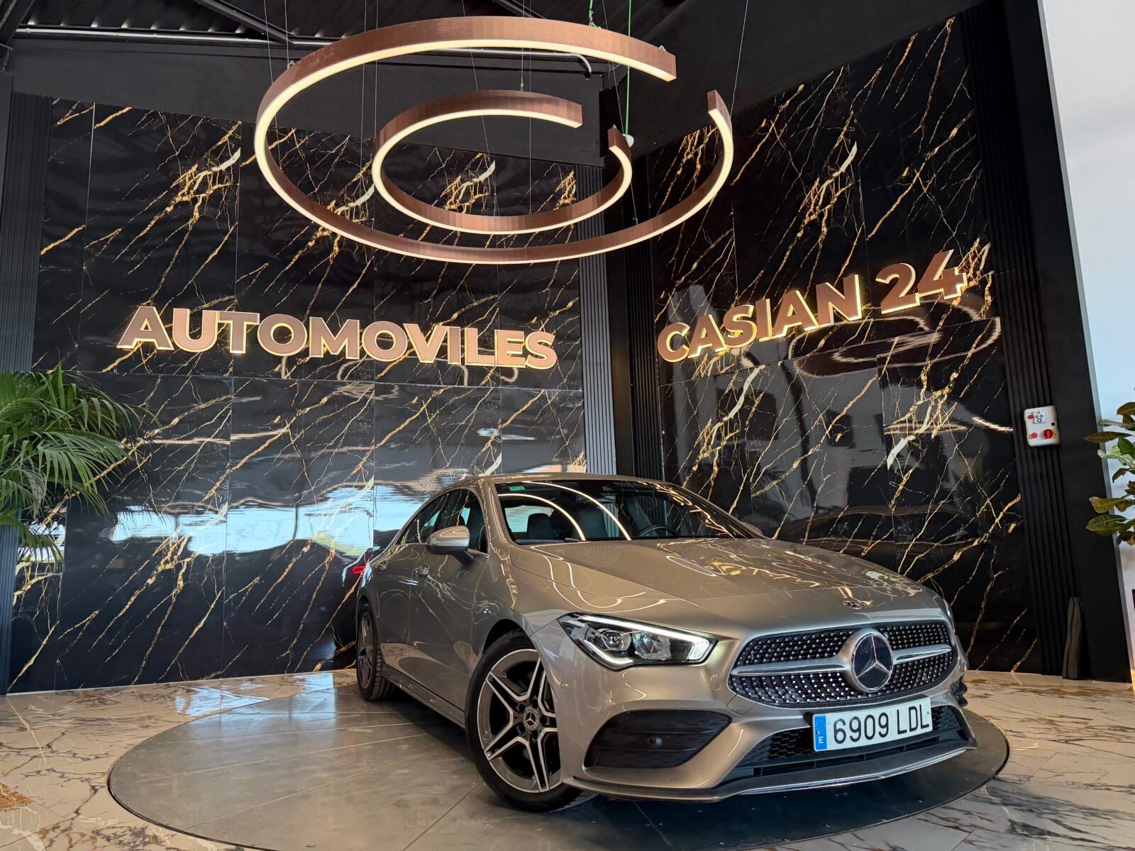 MERCEDES-BENZ CLA200D 150CV AMG MOTOR MERCEDES CON CADENA