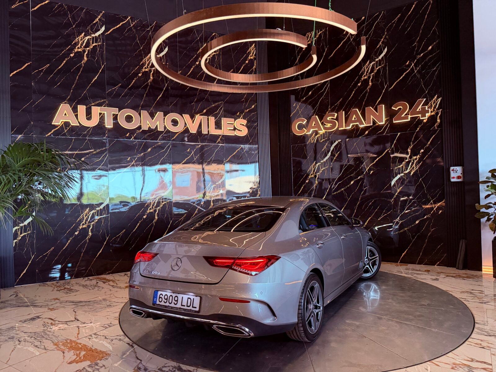 MERCEDES-BENZ CLA200D 150CV AMG MOTOR MERCEDES CON CADENA