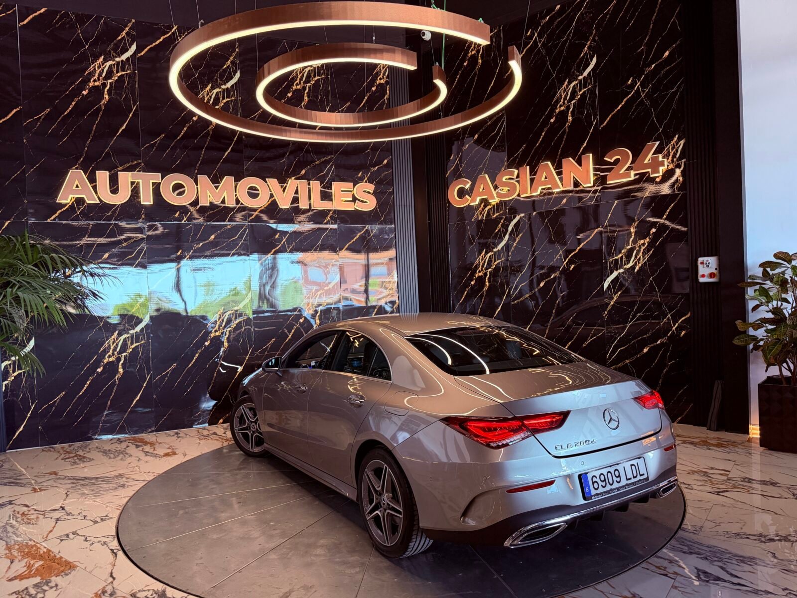 MERCEDES-BENZ CLA200D 150CV AMG MOTOR MERCEDES CON CADENA