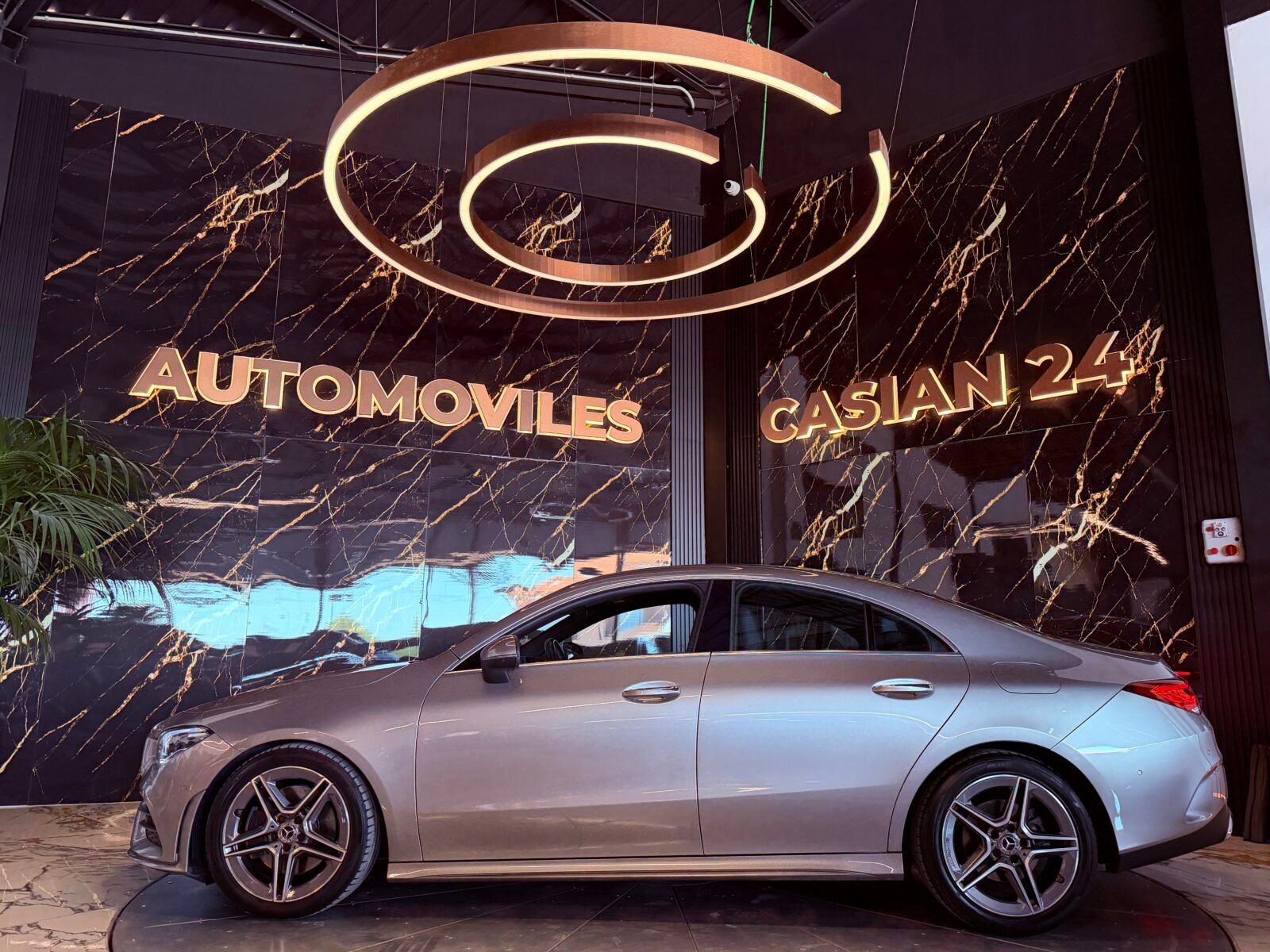 MERCEDES-BENZ CLA200D 150CV AMG MOTOR MERCEDES CON CADENA