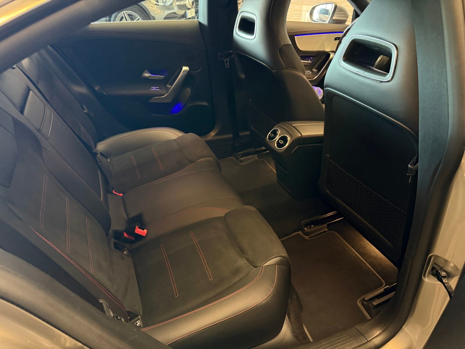 MERCEDES-BENZ CLA200D 150CV AMG MOTOR MERCEDES CON CADENA