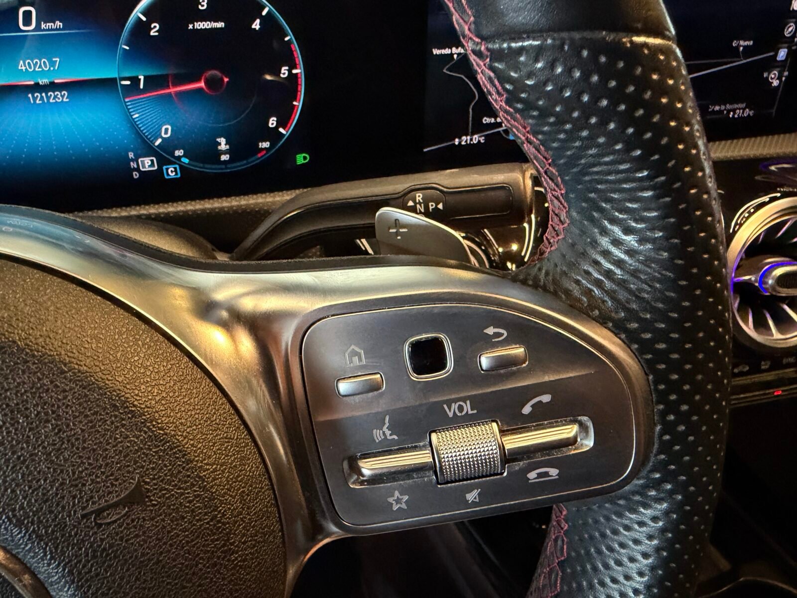 MERCEDES-BENZ CLA200D 150CV AMG MOTOR MERCEDES CON CADENA