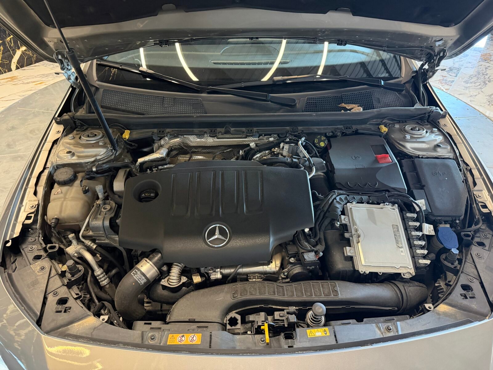 MERCEDES-BENZ CLA200D 150CV AMG MOTOR MERCEDES CON CADENA