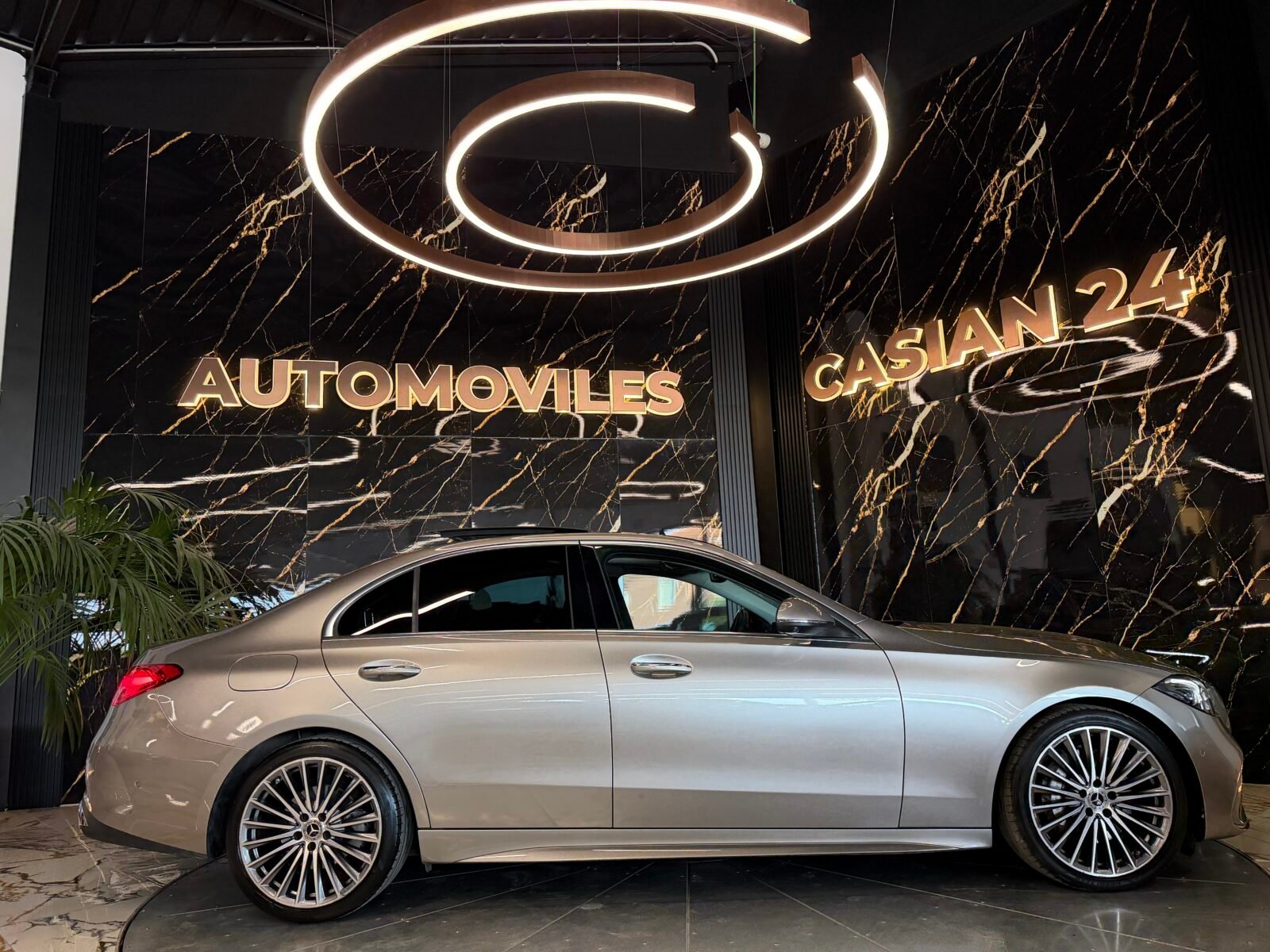 MERCEDES-BENZ Clase C 220d AMG 200CV FULL