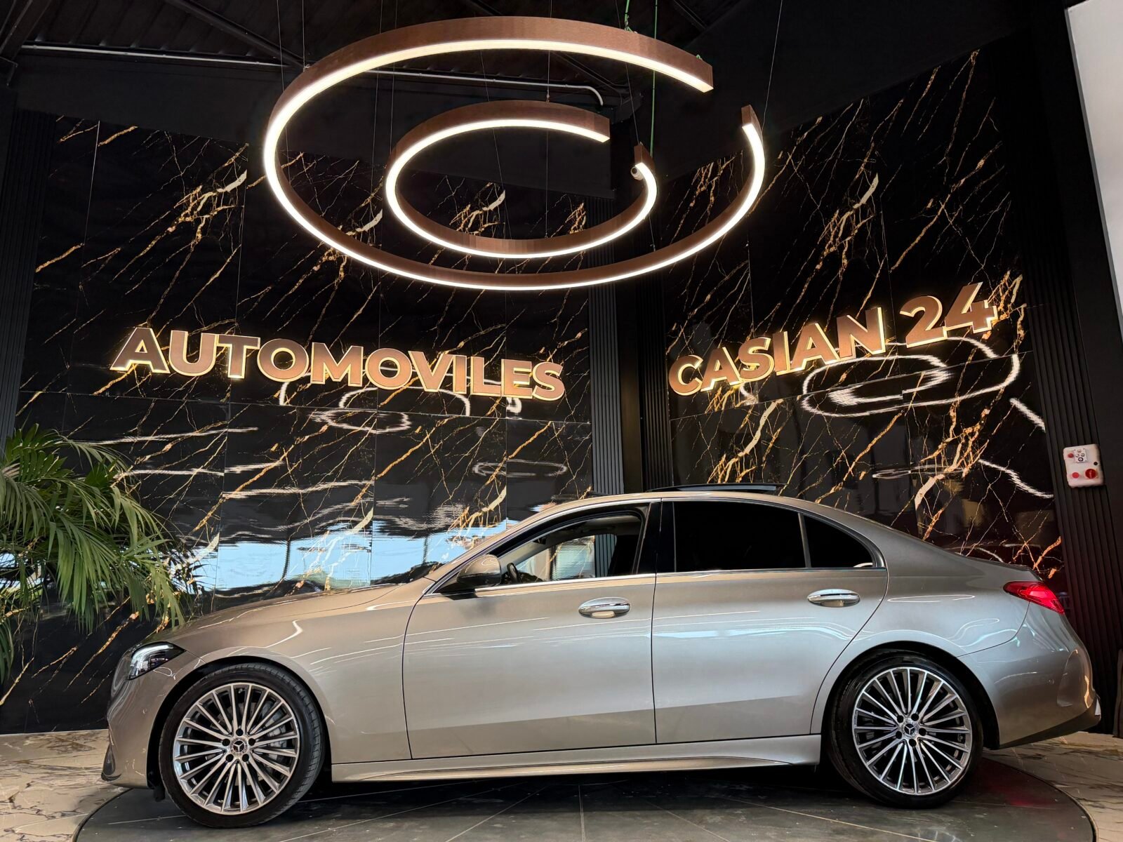 MERCEDES-BENZ Clase C 220d AMG 200CV FULL
