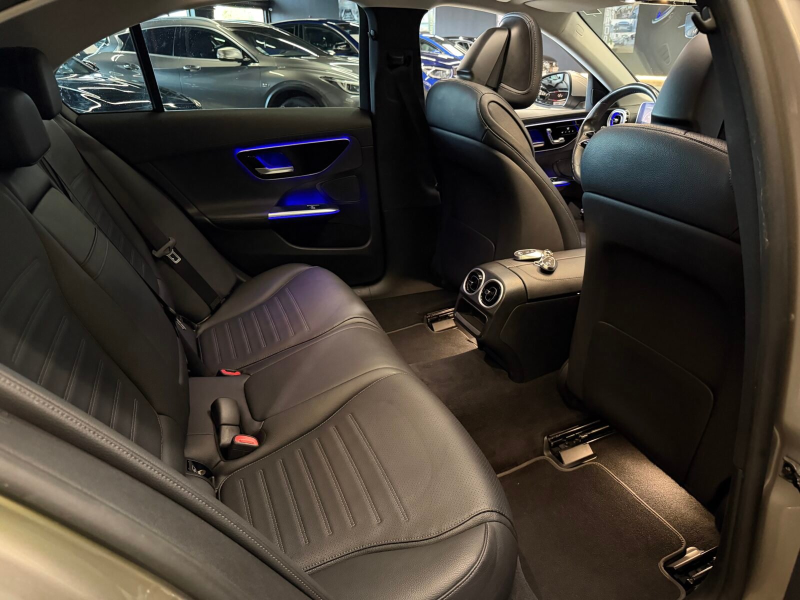MERCEDES-BENZ Clase C 220d AMG 200CV FULL
