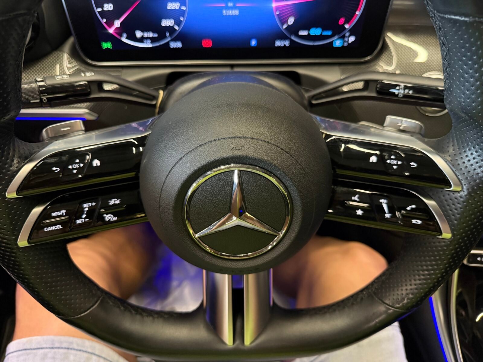 MERCEDES-BENZ Clase C 220d AMG 200CV FULL