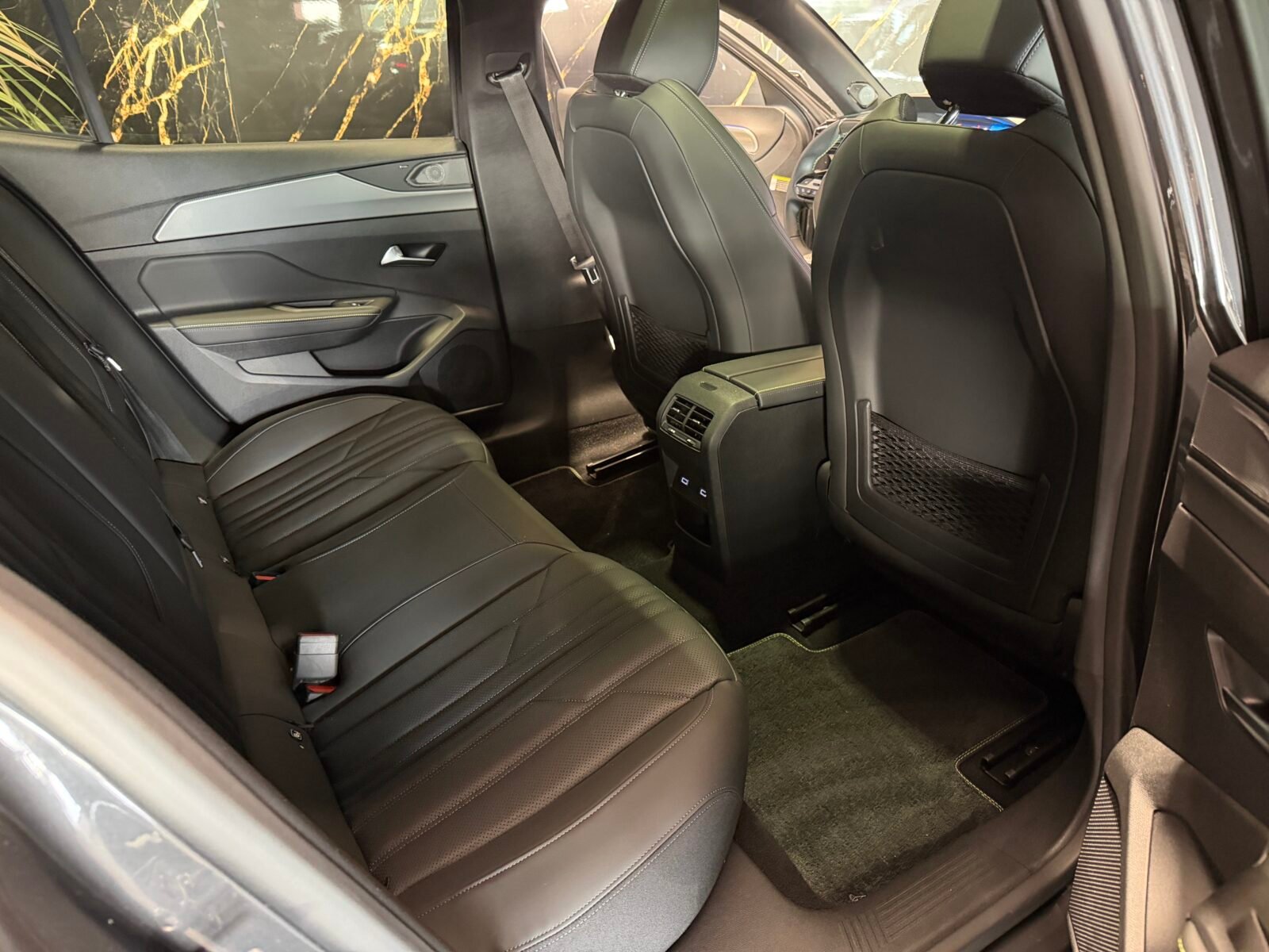 PEUGEOT 408 HYBRIDO ENCHUFABLE GT LINE