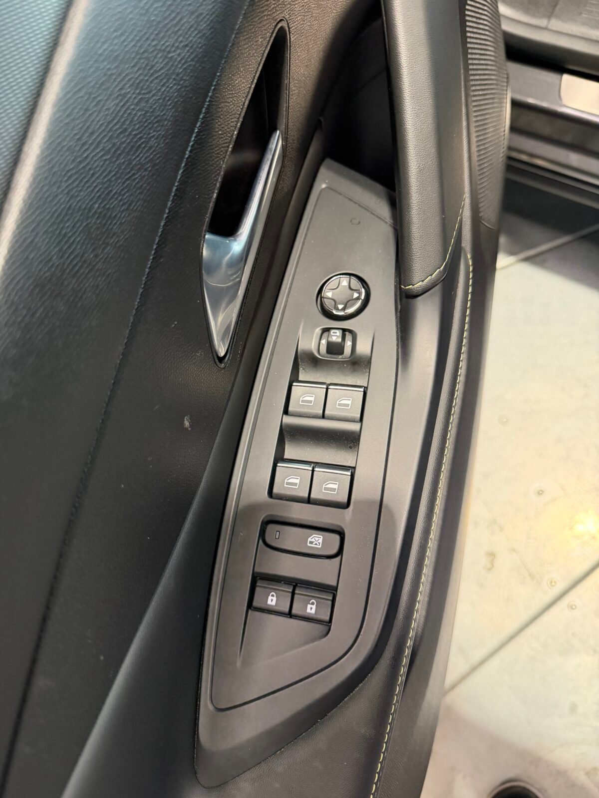 PEUGEOT 408 HYBRIDO ENCHUFABLE GT LINE