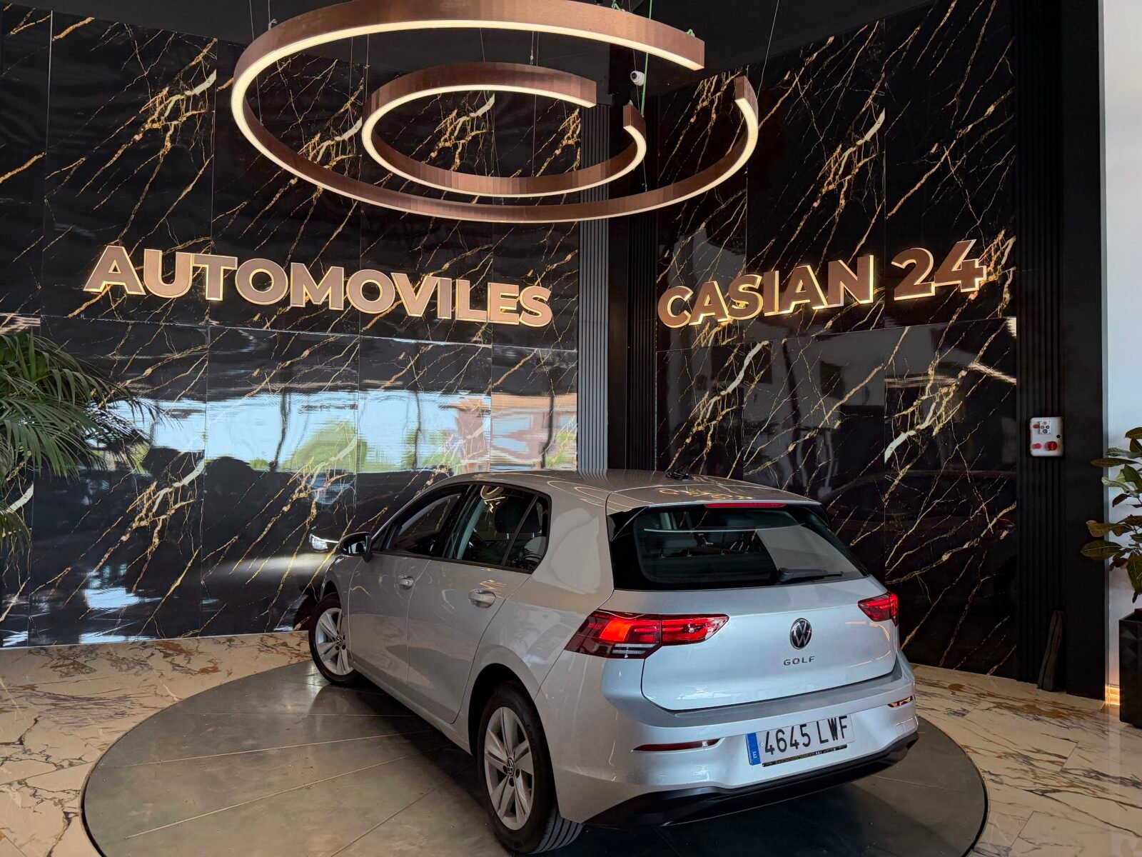 VOLKSWAGEN Golf Life 2.0 TDI 85kW 115CV