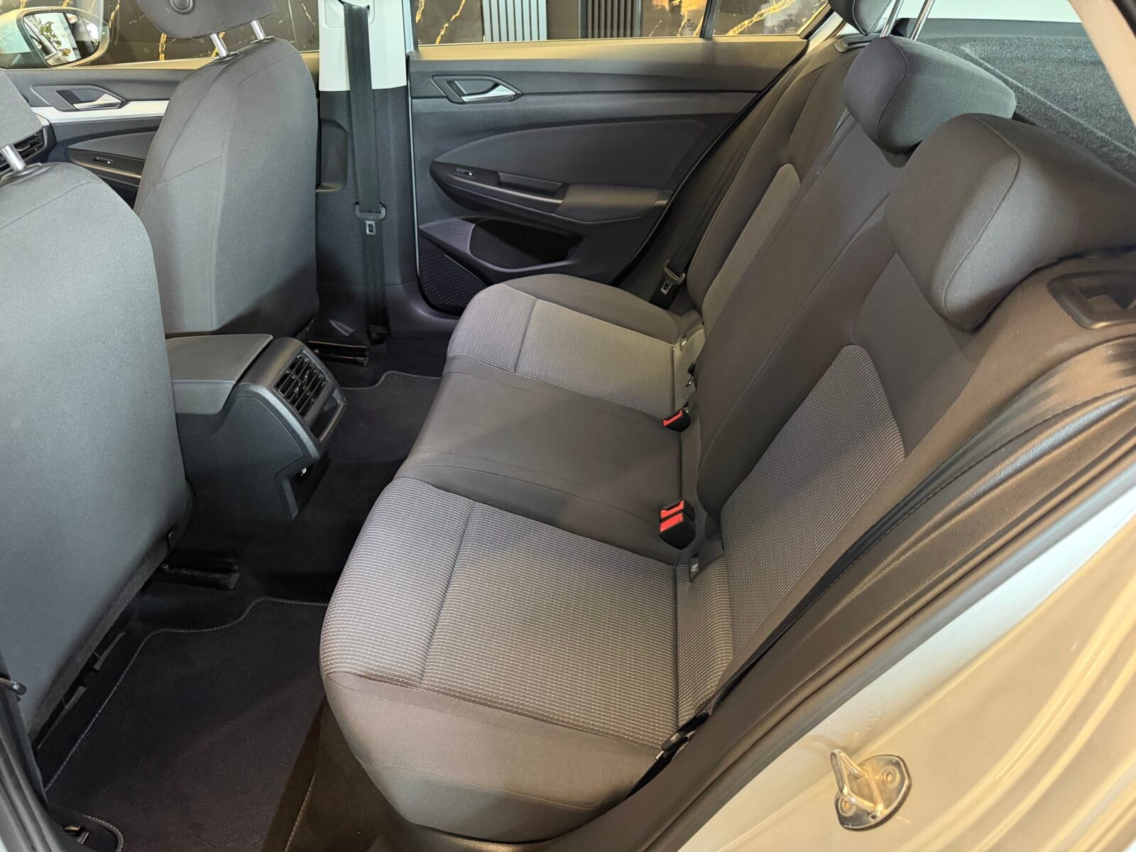 VOLKSWAGEN Golf Life 2.0 TDI 85kW 115CV
