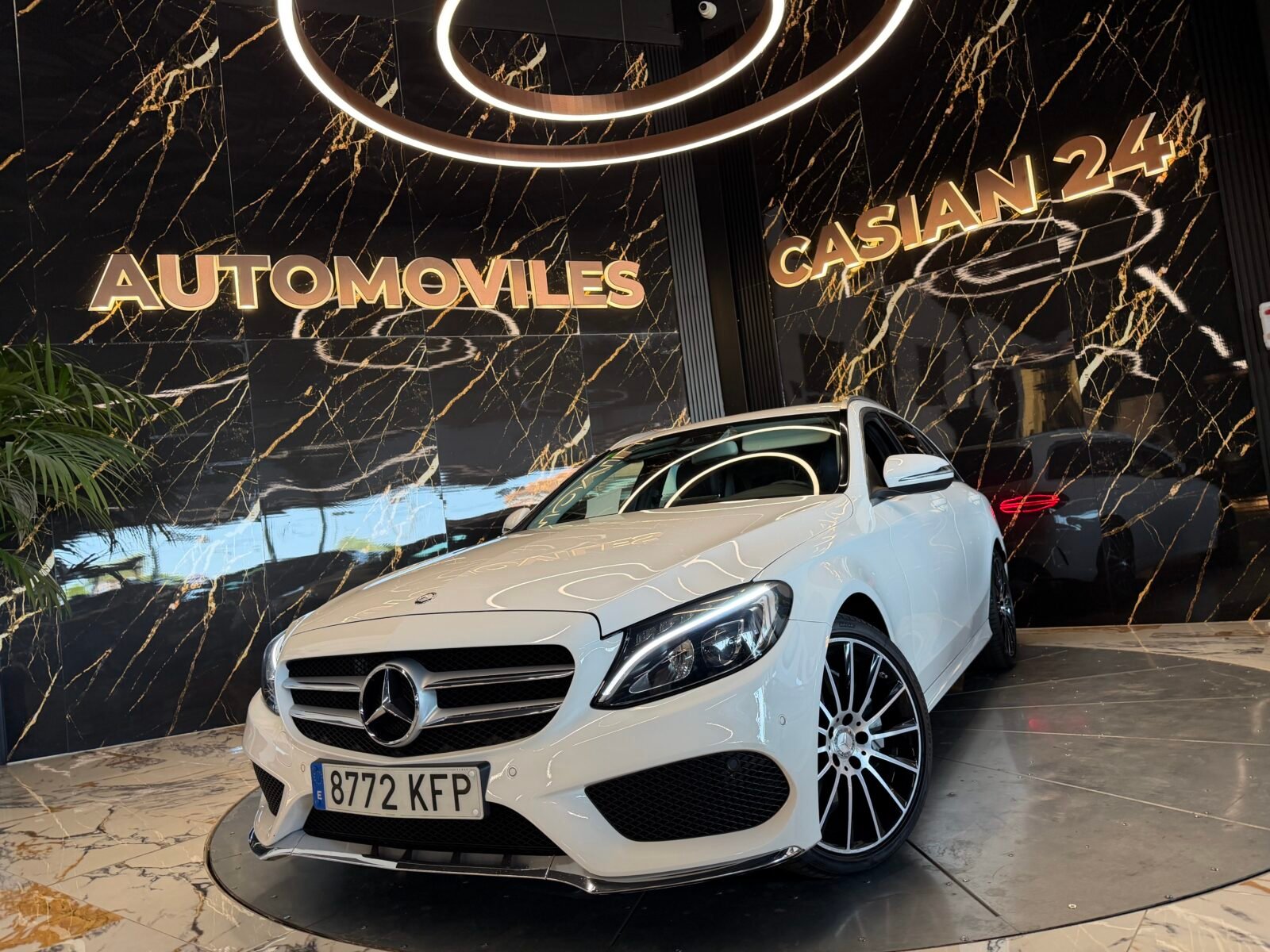 MERCEDES-BENZ C 220d AMG 170CV Motor MERCEDES CON CDENA IRROMPIBLE