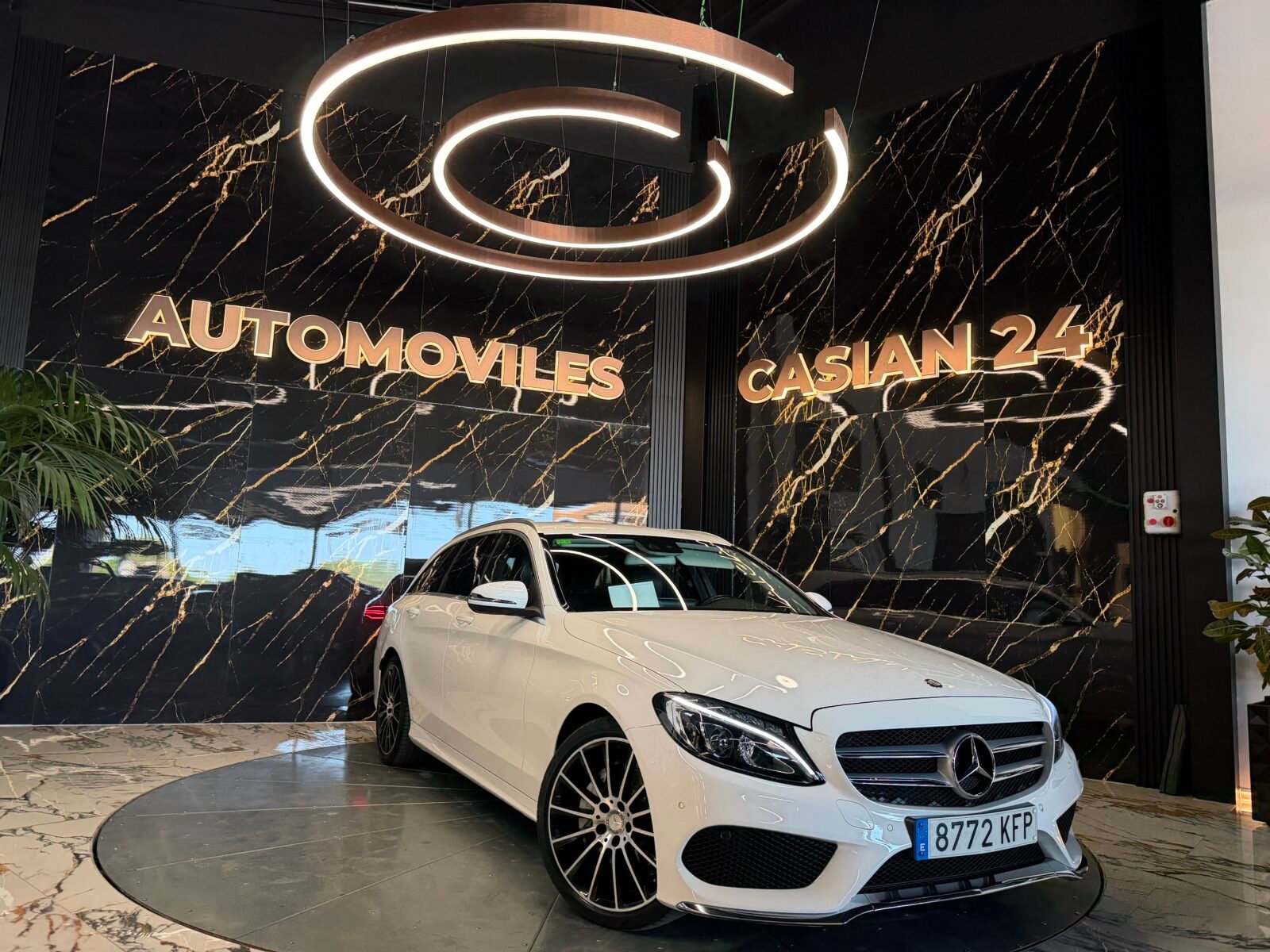 MERCEDES-BENZ C 220d AMG 170CV Motor MERCEDES CON CDENA IRROMPIBLE