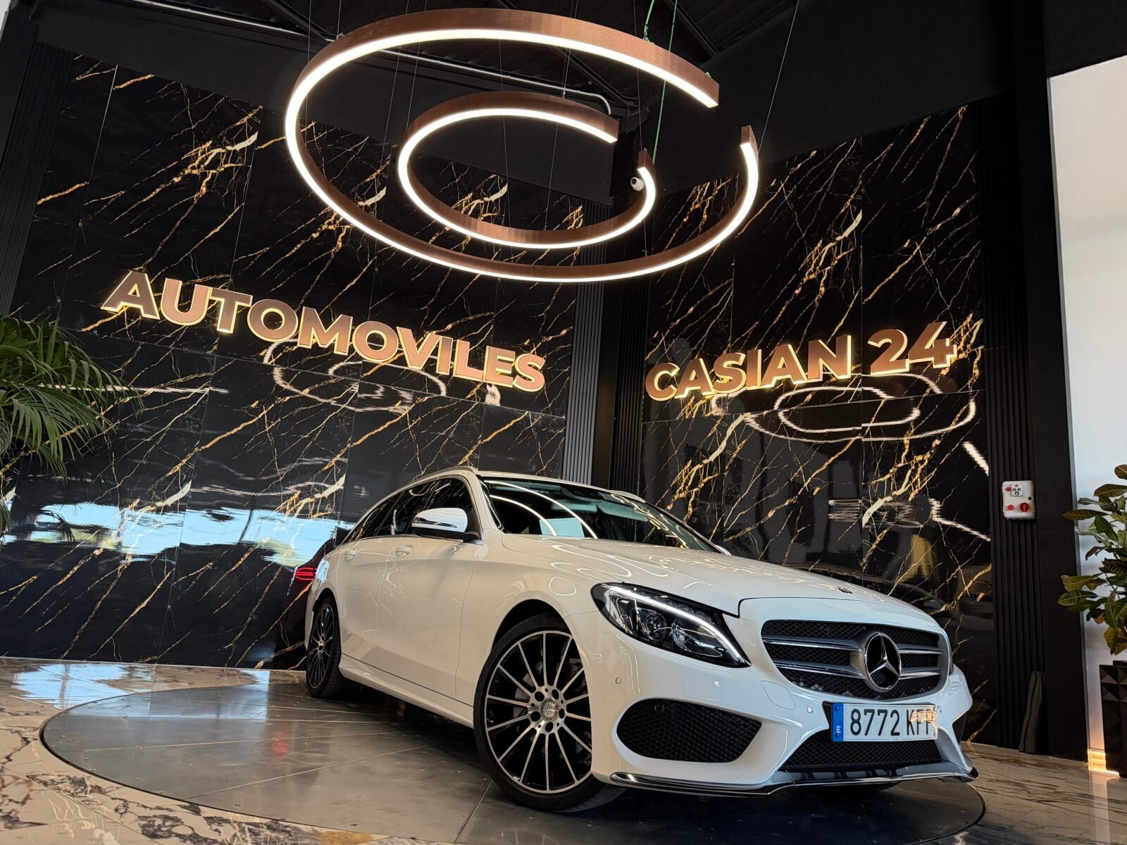 MERCEDES-BENZ C 220d AMG 170CV Motor MERCEDES CON CDENA IRROMPIBLE