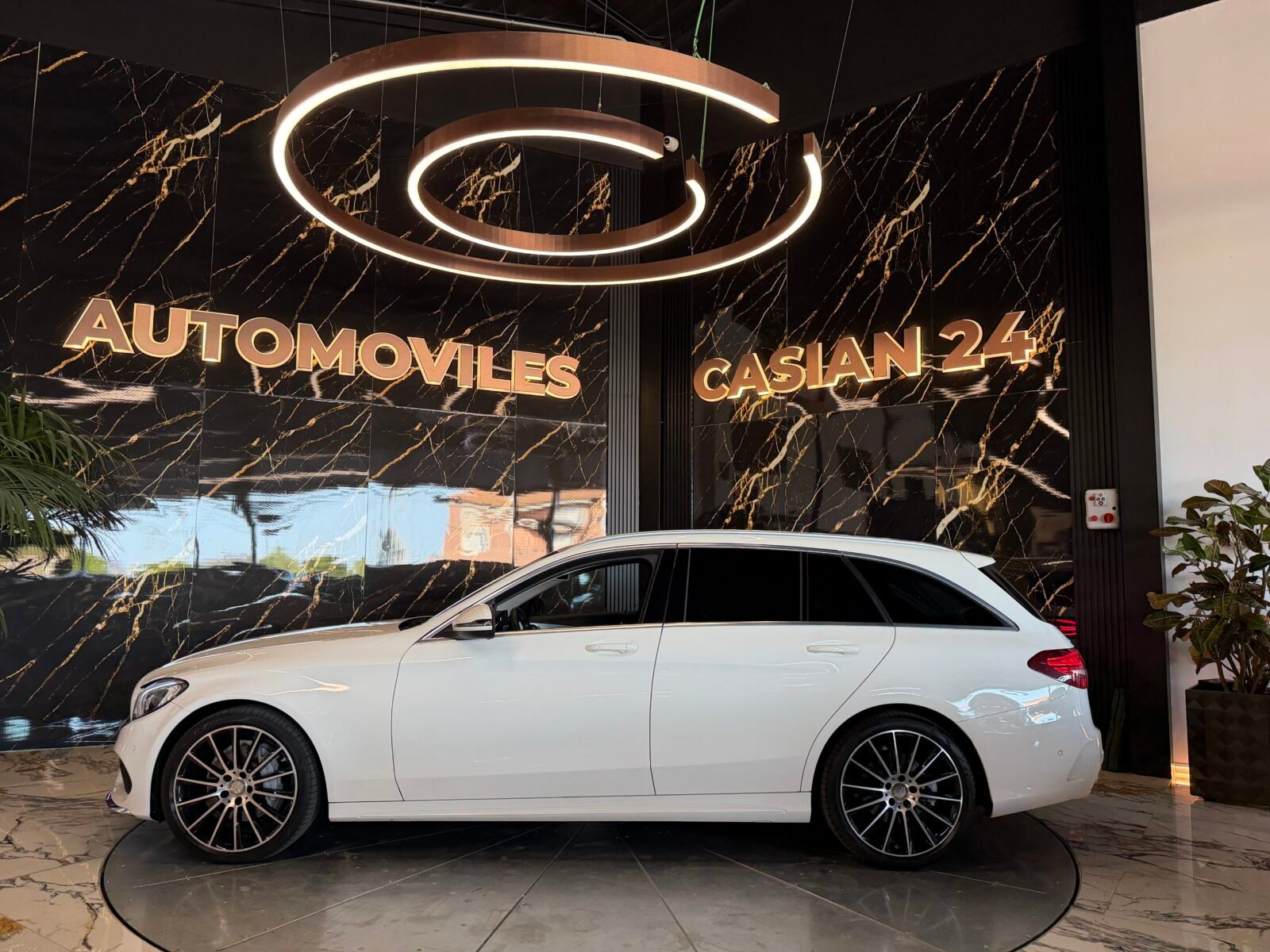 MERCEDES-BENZ C 220d AMG 170CV Motor MERCEDES CON CDENA IRROMPIBLE