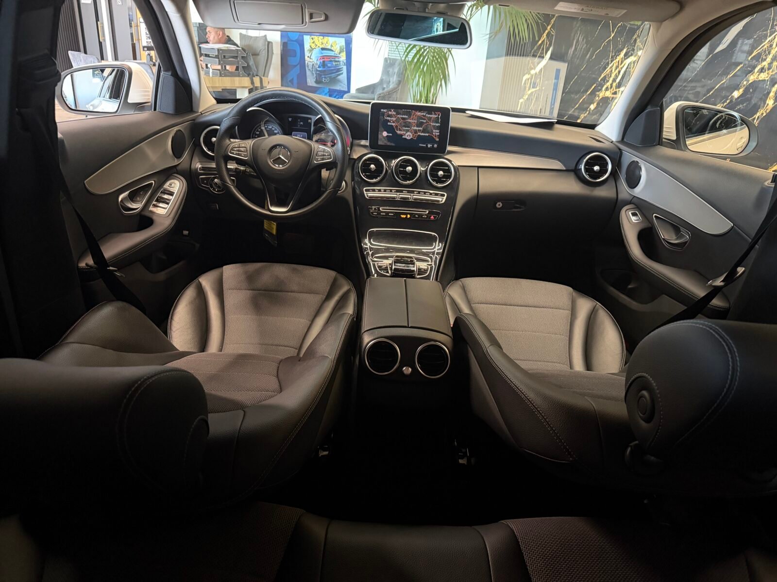 MERCEDES-BENZ C 220d AMG 170CV Motor MERCEDES CON CDENA IRROMPIBLE