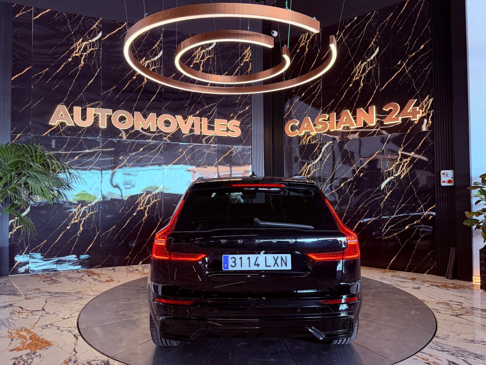 VOLVO  XC60 2.0 B4 207CV R Design 
