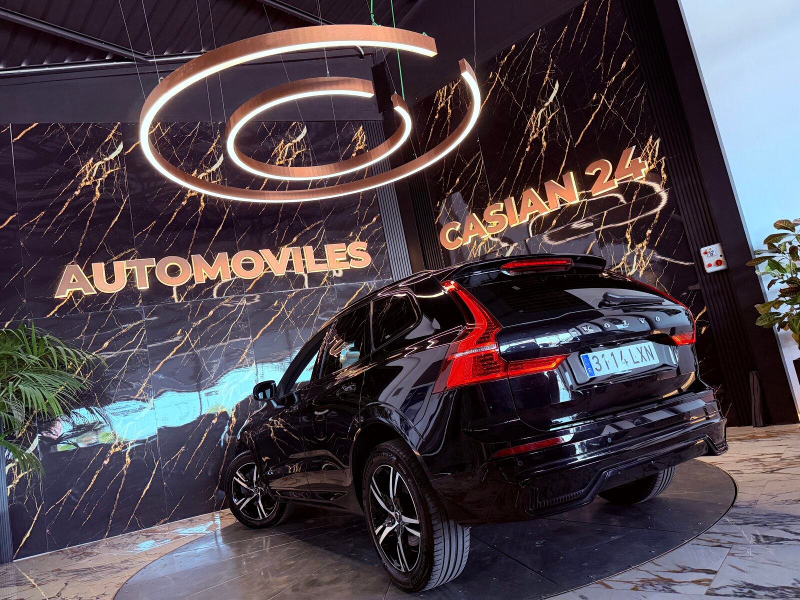 VOLVO  XC60 2.0 B4 207CV R Design 