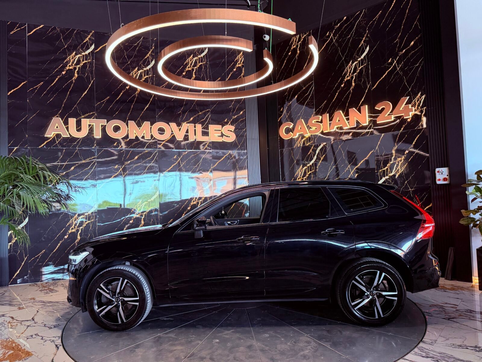 VOLVO  XC60 2.0 B4 207CV R Design 