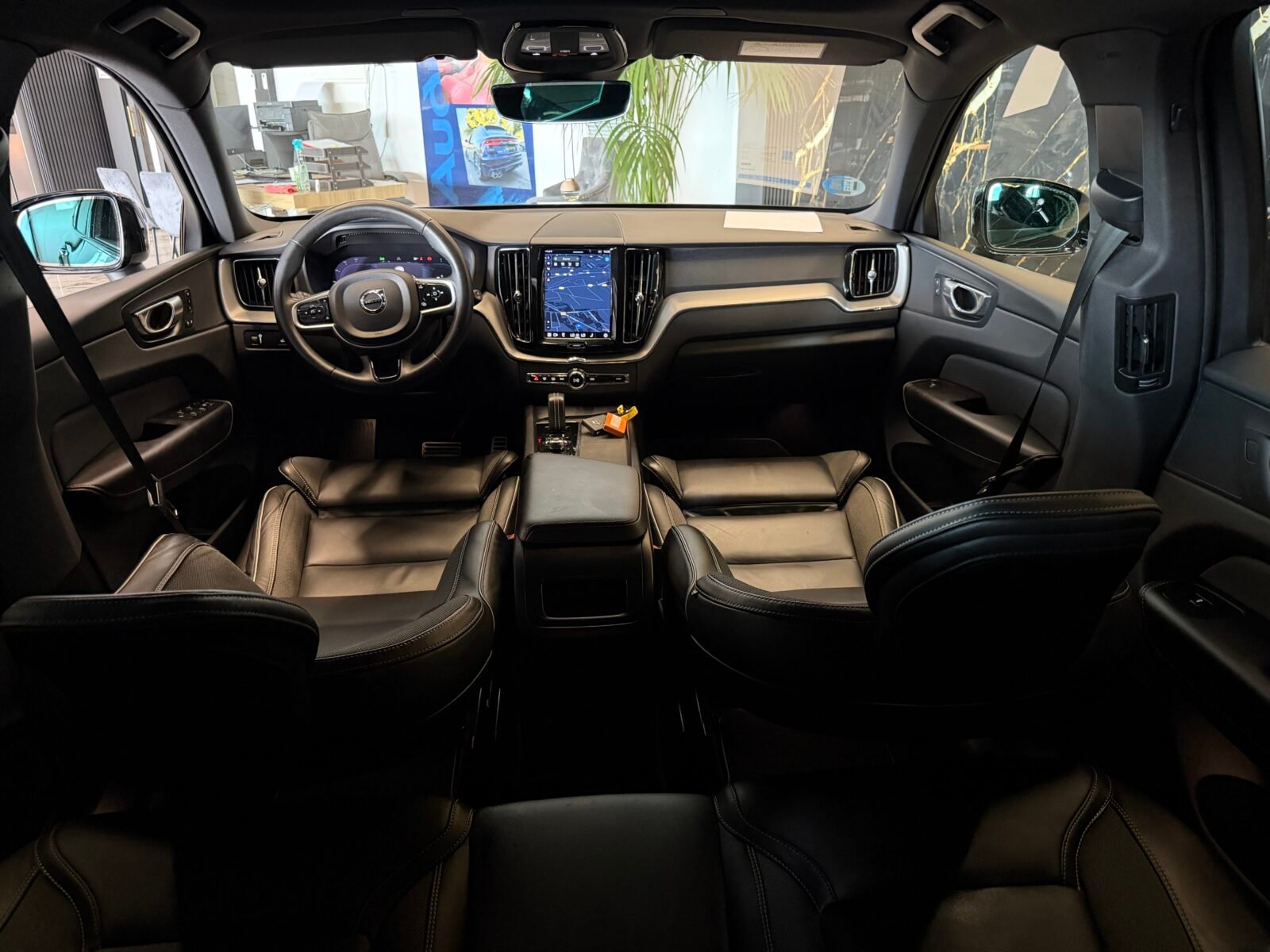 VOLVO  XC60 2.0 B4 207CV R Design 