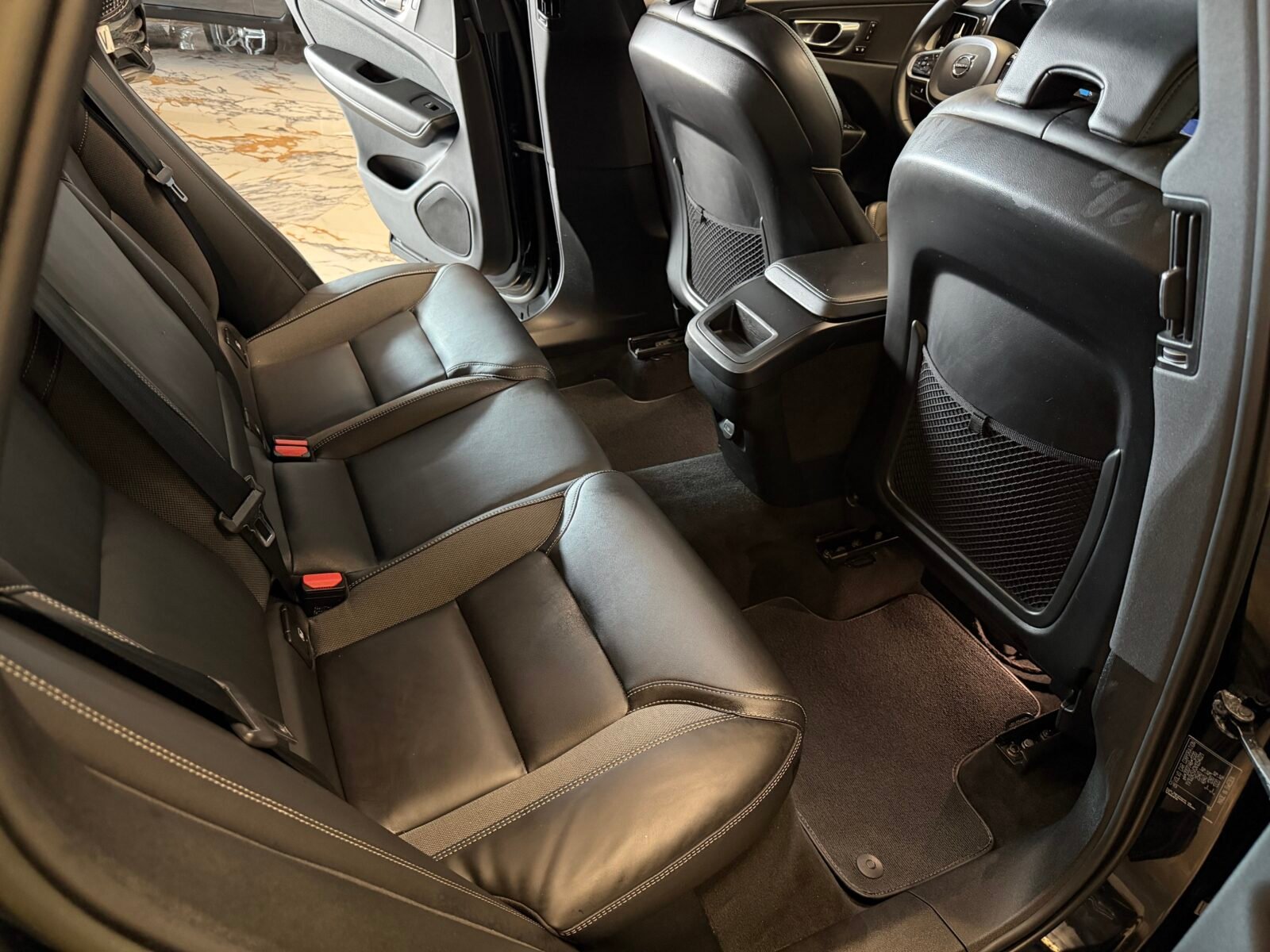 VOLVO  XC60 2.0 B4 207CV R Design 