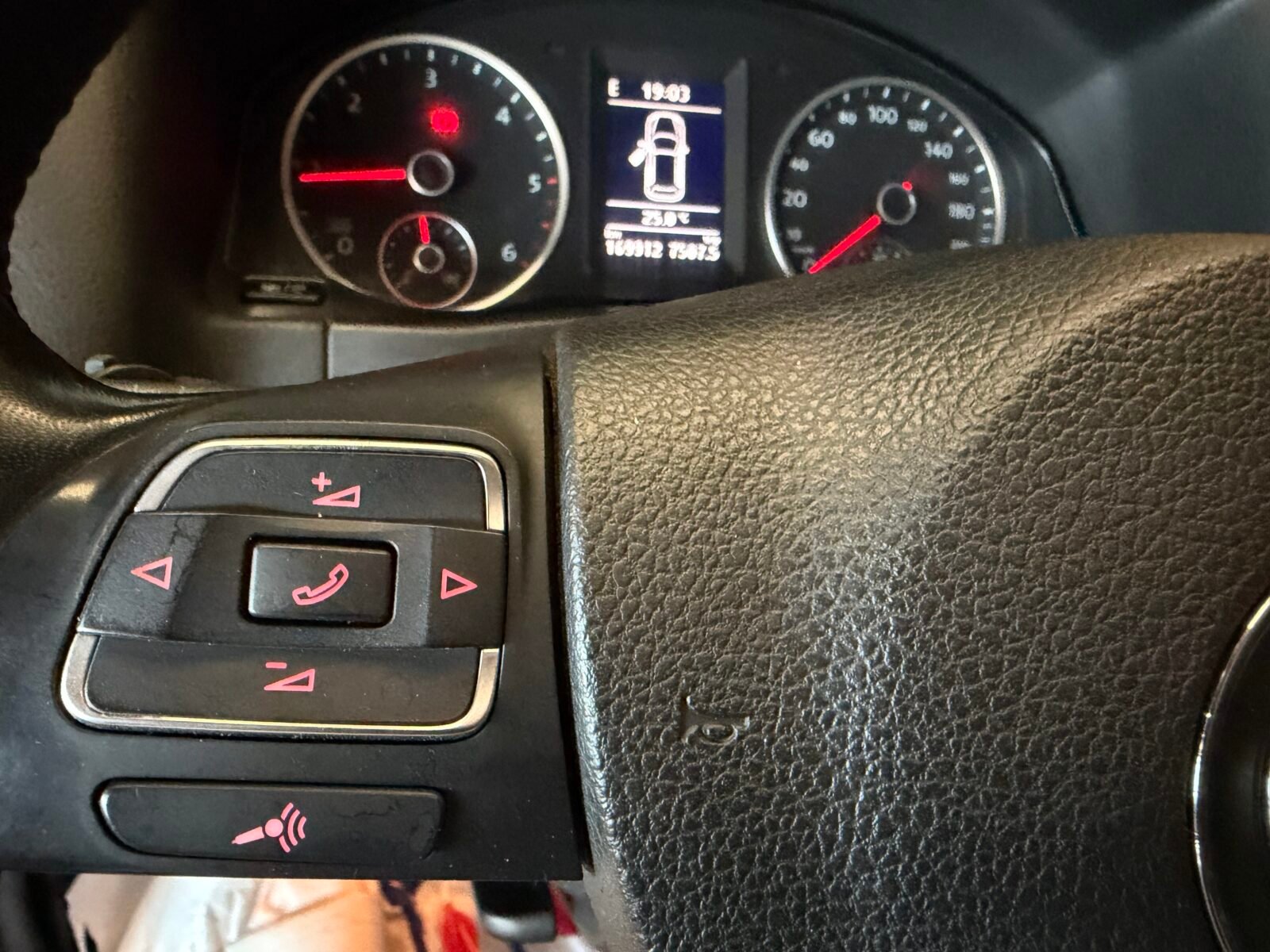 VOLKSWAGEN Tiguan Sport 2.0 TDI 150CV BMT