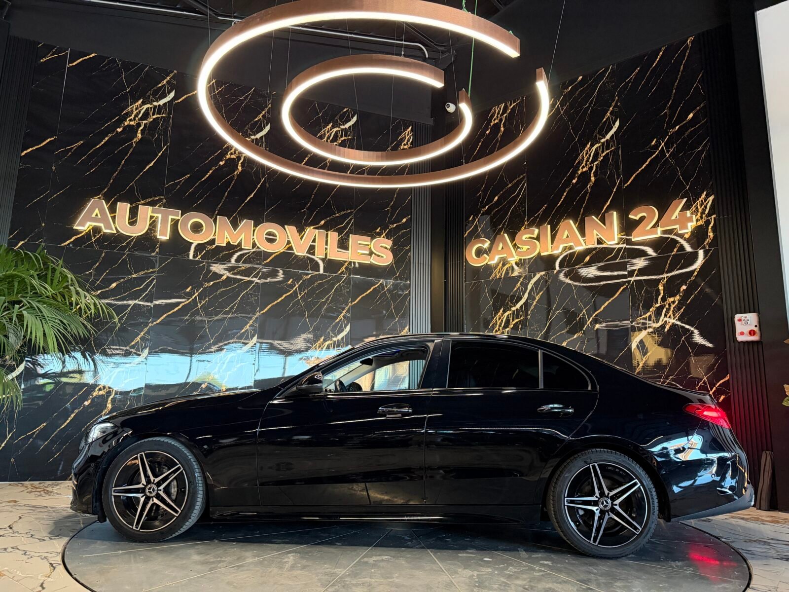 MERCEDES-BENZ  C220 d AMG Motor MERCEDES CON CADENA IRROMPIBLE