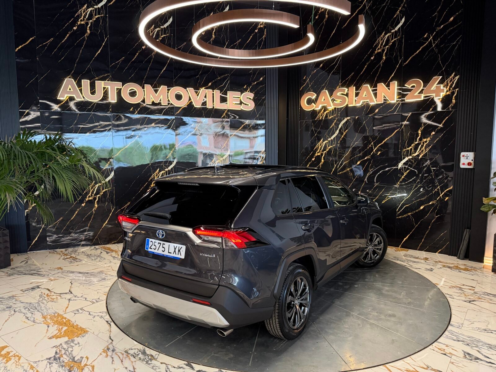 TOYOTA Rav4 2.5l 220H Luxury  MOTOR IRROMPIBLE